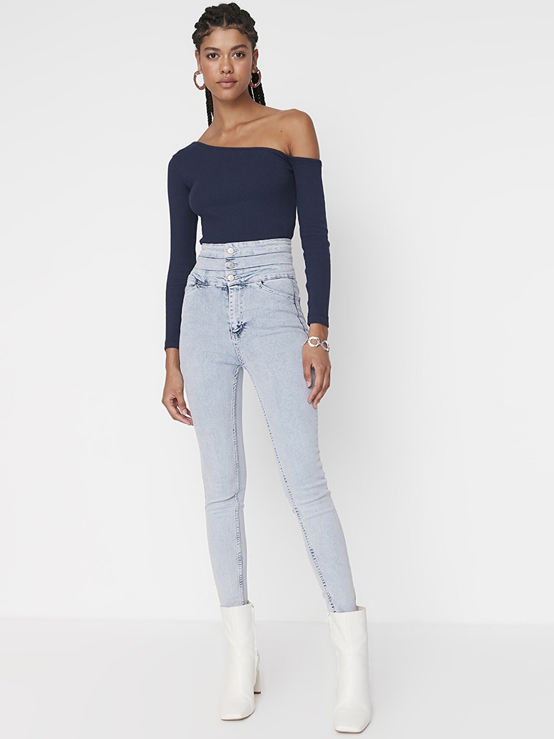 

Trendyol Women Blue High-Rise Heavy Fade Cotton Jeans