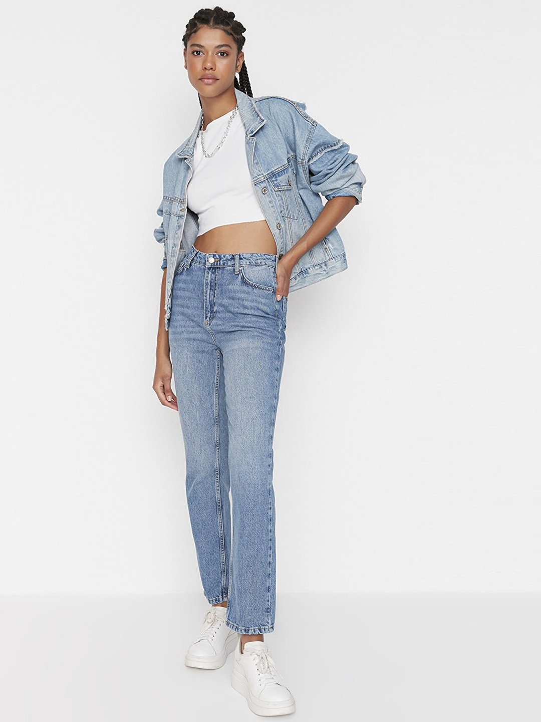 

Trendyol Women Blue Mid-Rise Light Fade Pure Cotton Jeans