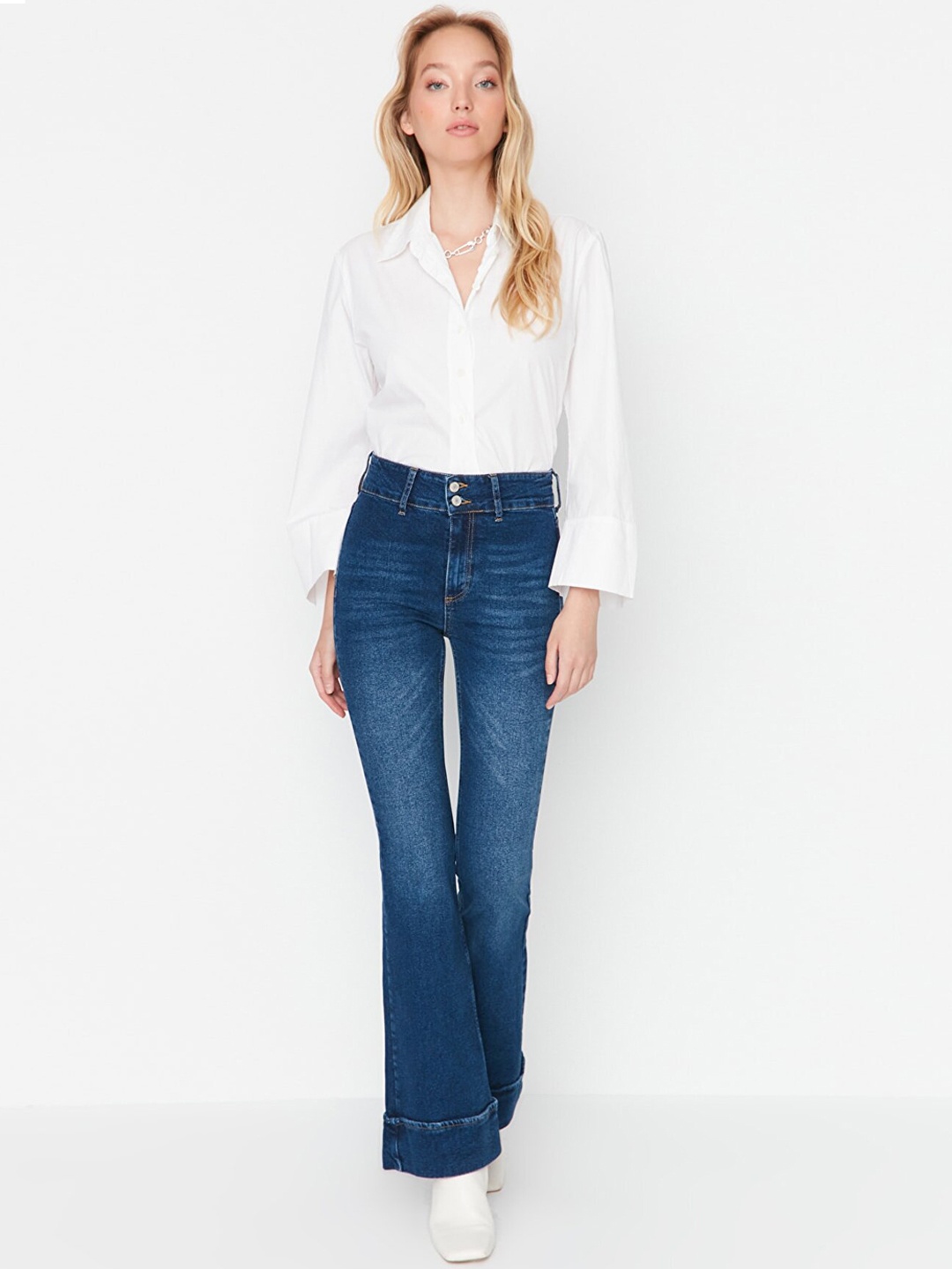 

Trendyol Women Blue Low Distress Light Fade Jeans