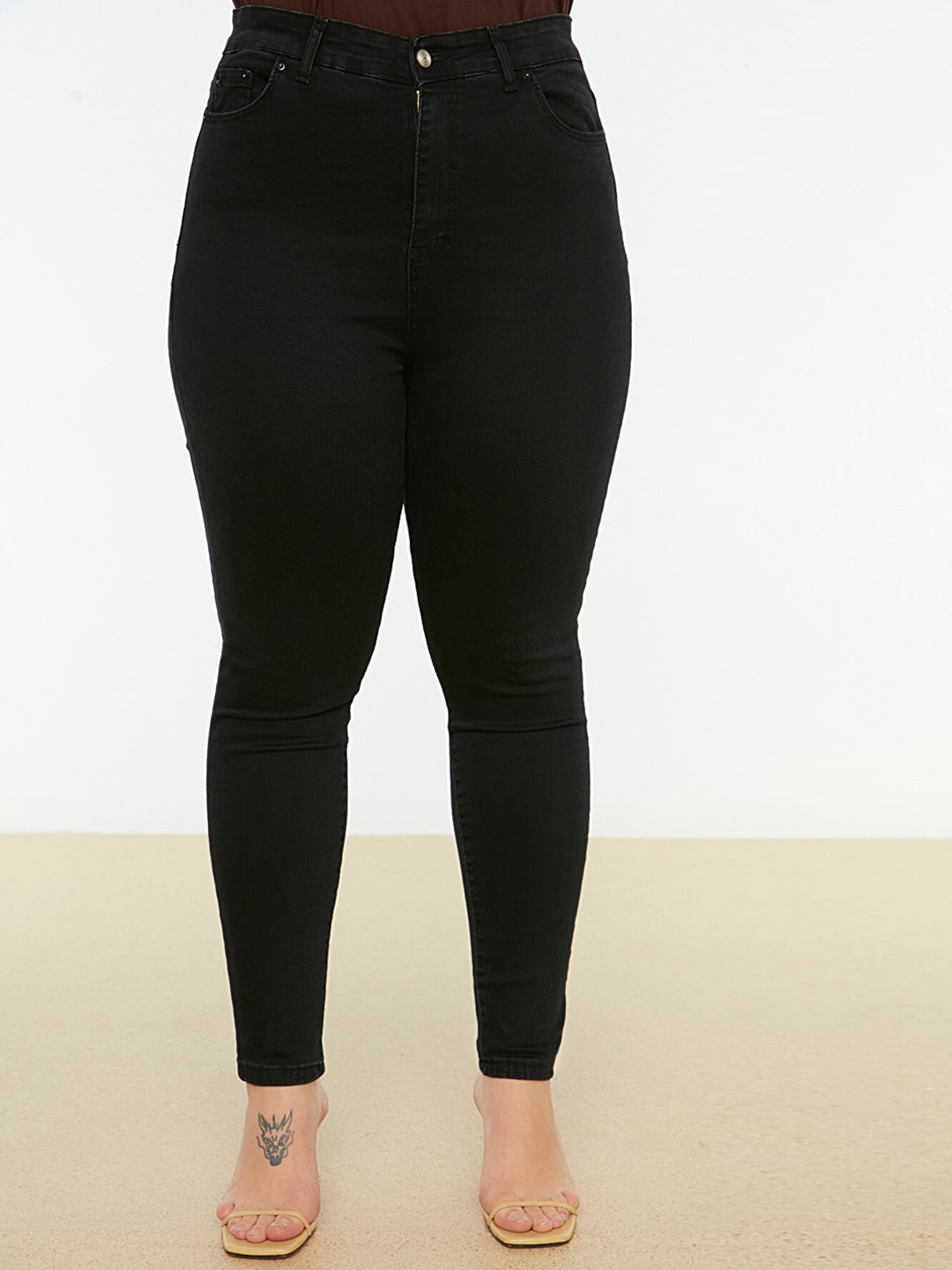 

Trendyol Plus Size Women Black Slim Fit Jeans
