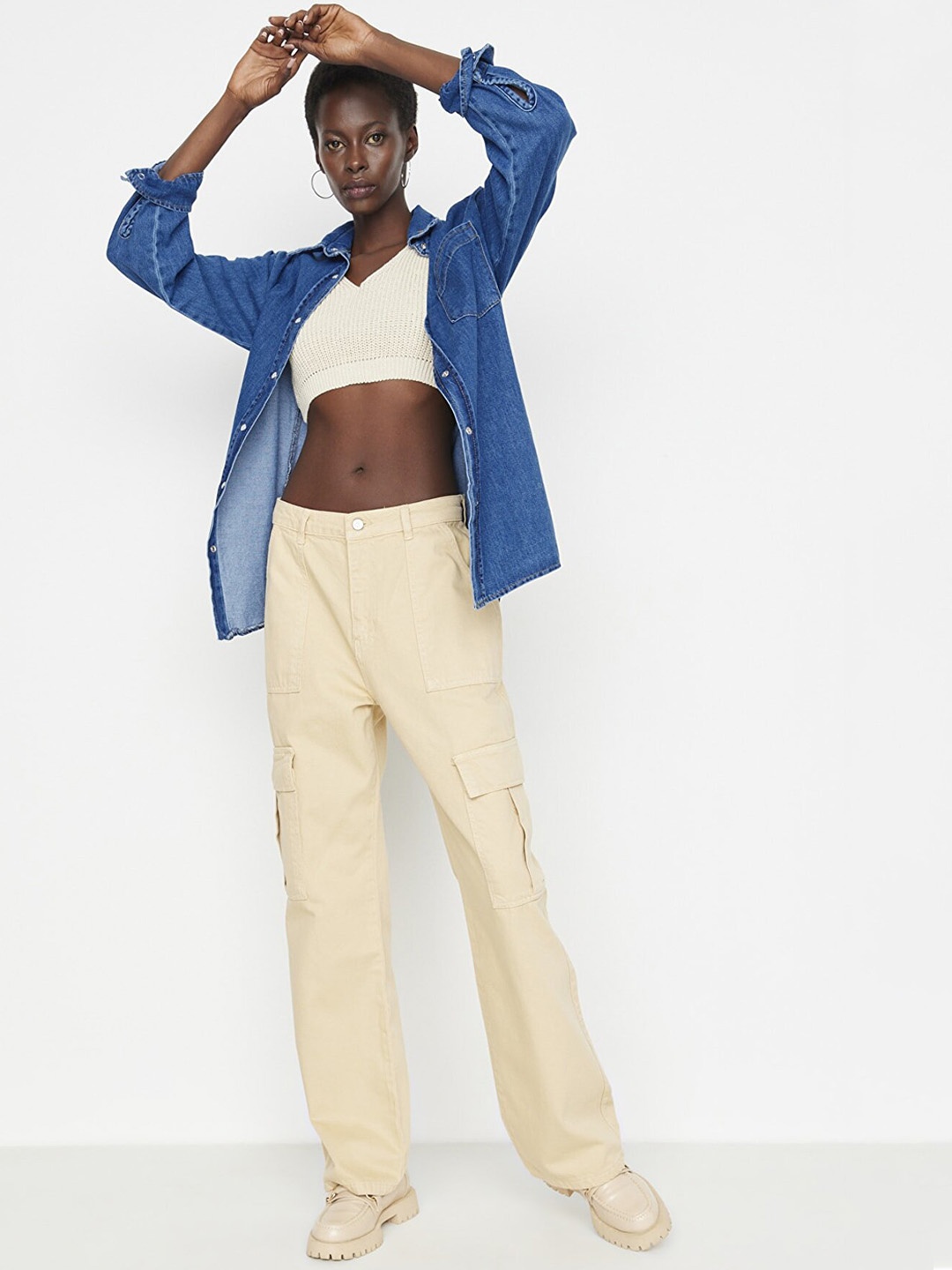 

Trendyol Women Beige Mildly Distressed Heavy Fade Jeans