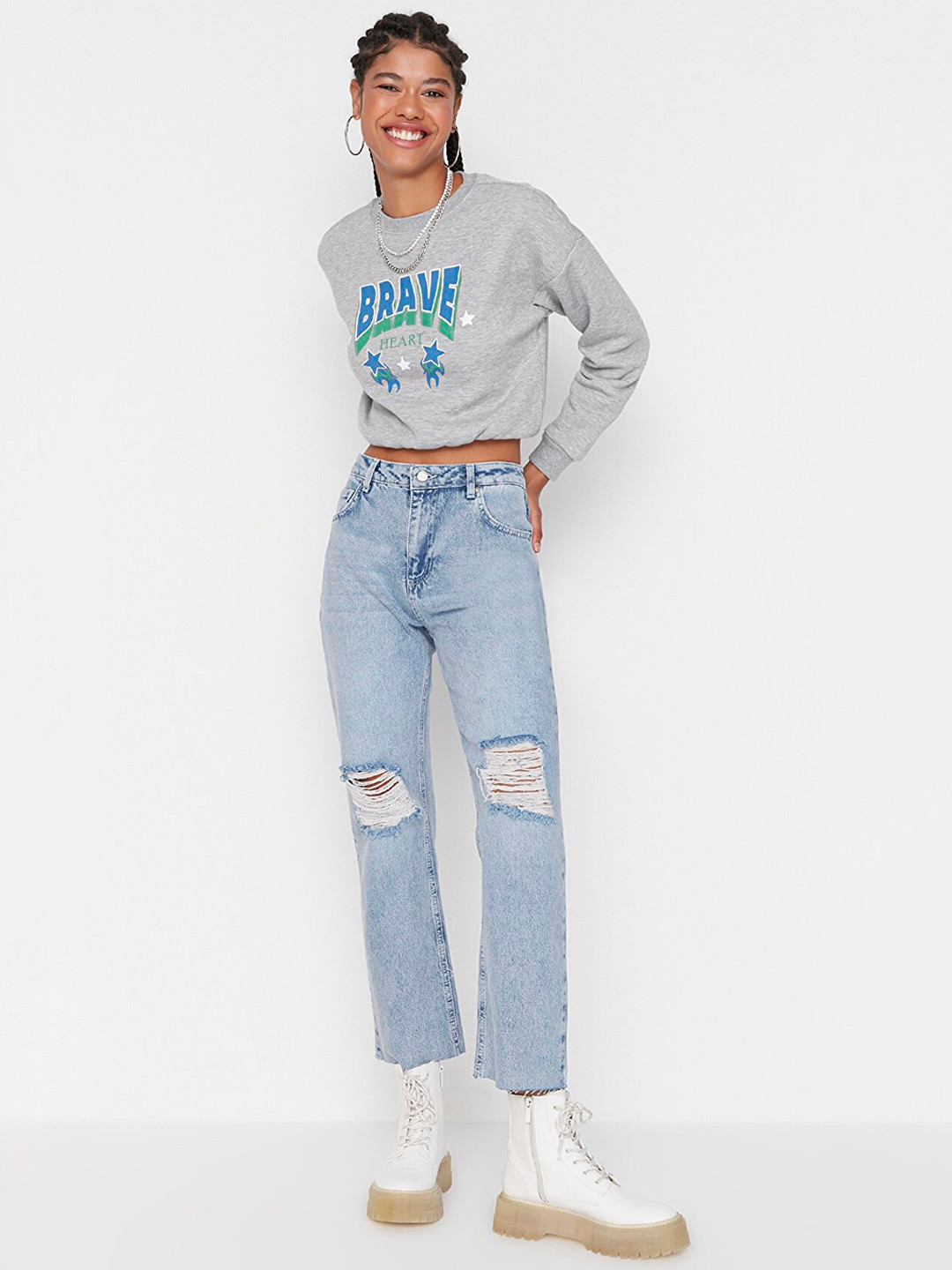 

Trendyol Women Blue Regular Fit Mildly Distressed Jeans