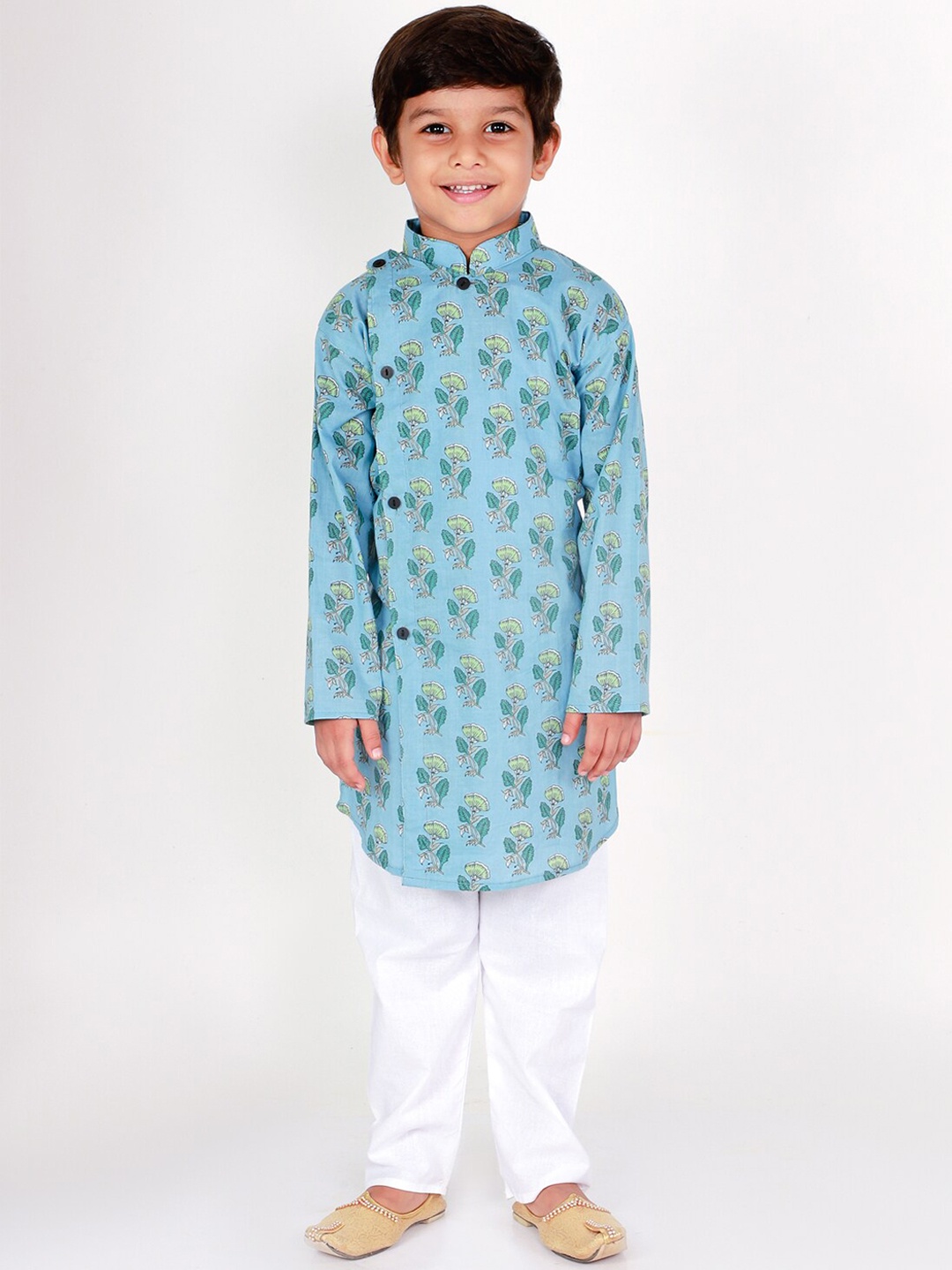 

The Mom Store Boys Blue & White Floral Printed Pure Cotton Kurta with Pyjamas