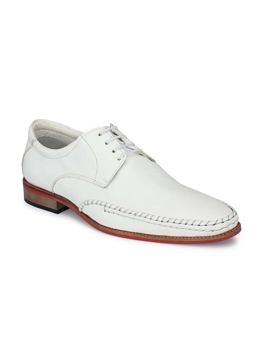

KLEAT Men White Textured Formal Shoes