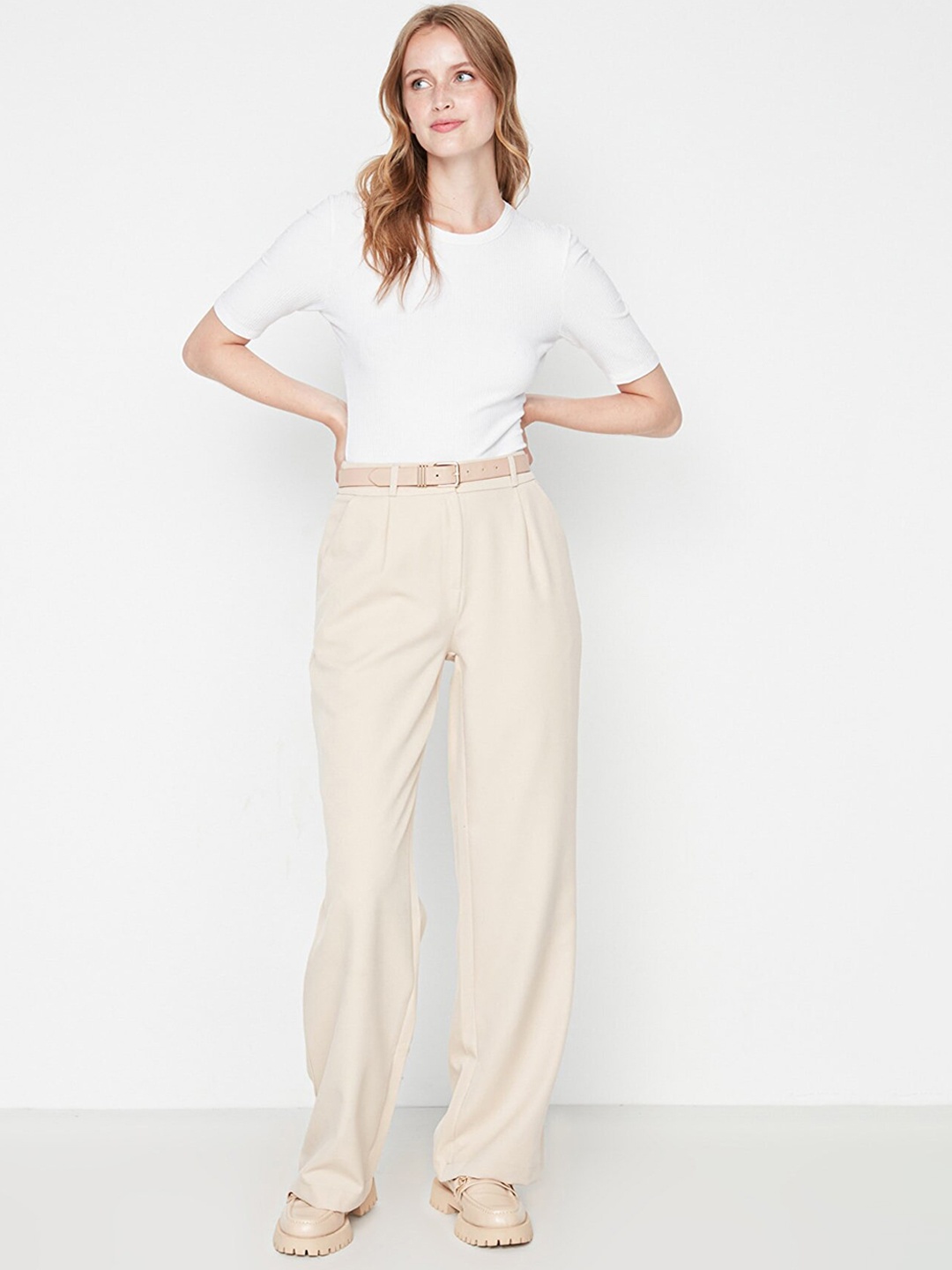 

Trendyol Women Beige Loose Fit Pleated Trousers