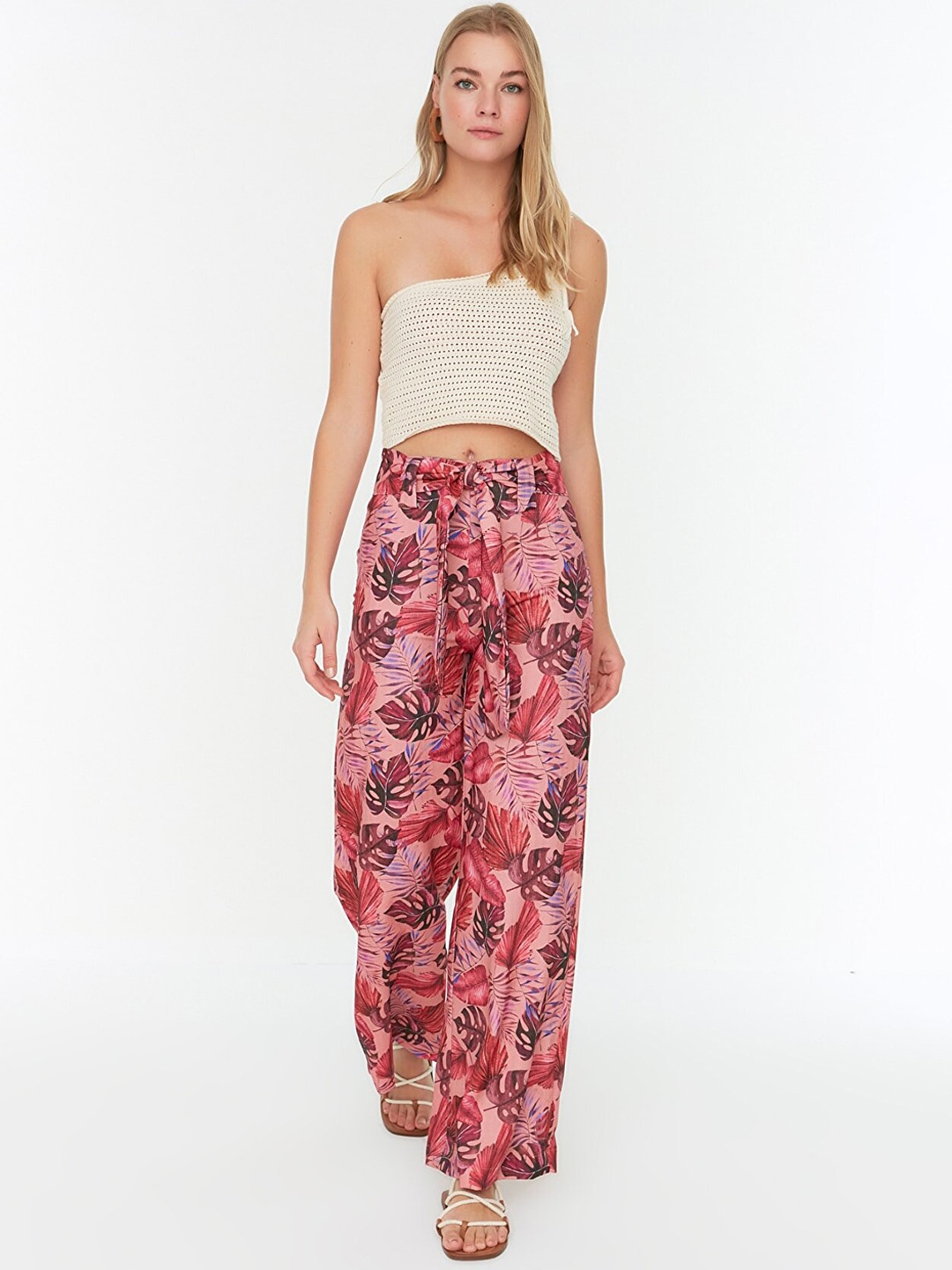 

Trendyol Women Pink Floral Printed Trousers