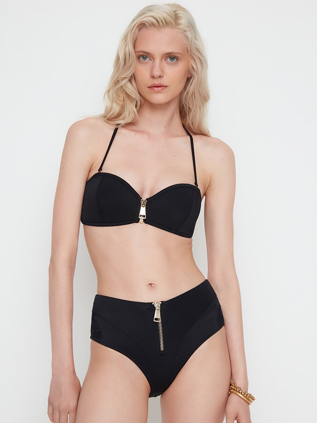 

Trendyol Women Black Solid Swim Bottoms