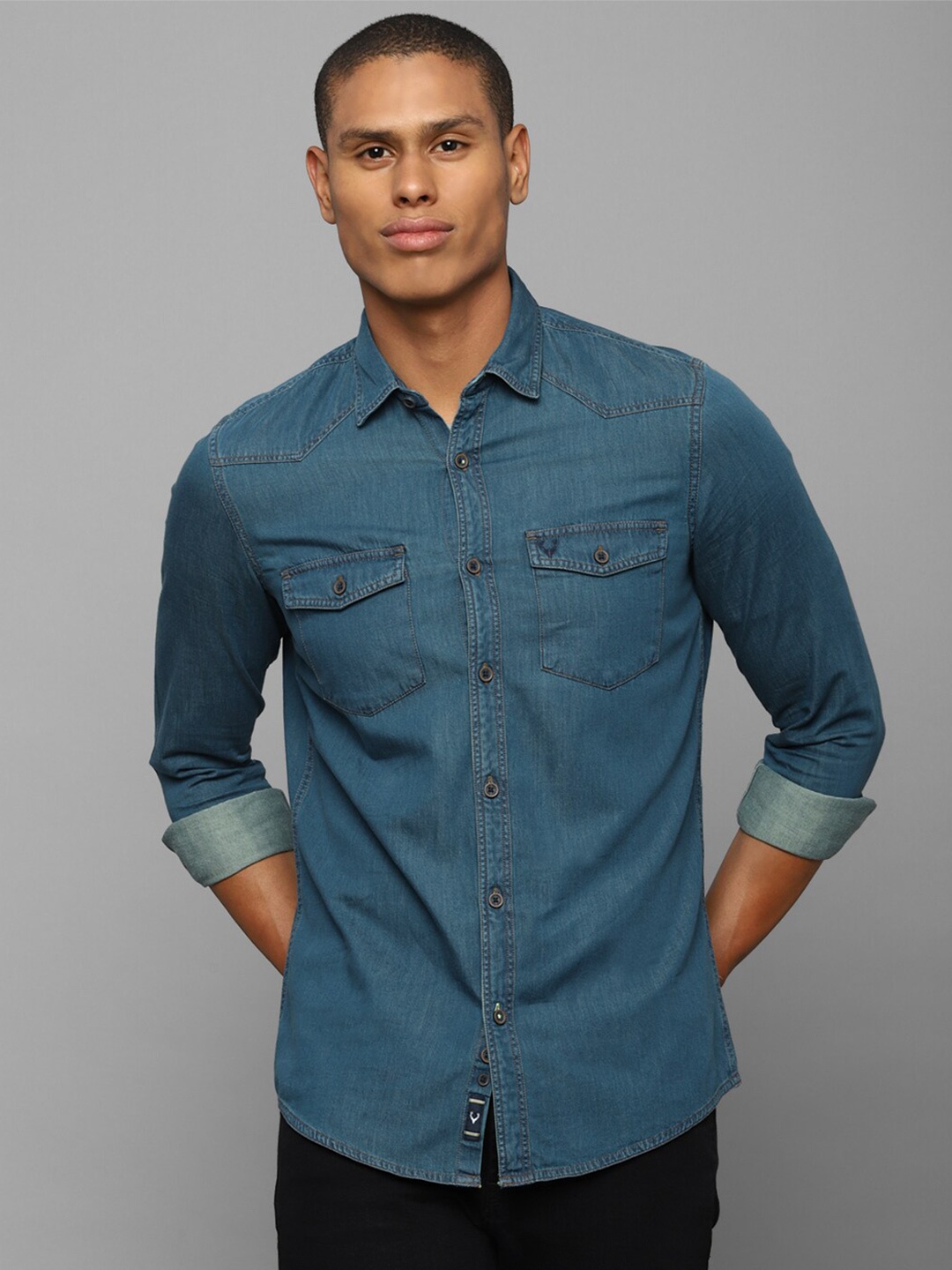 

Allen Solly Men Blue Solid Pure Cotton Casual Shirt