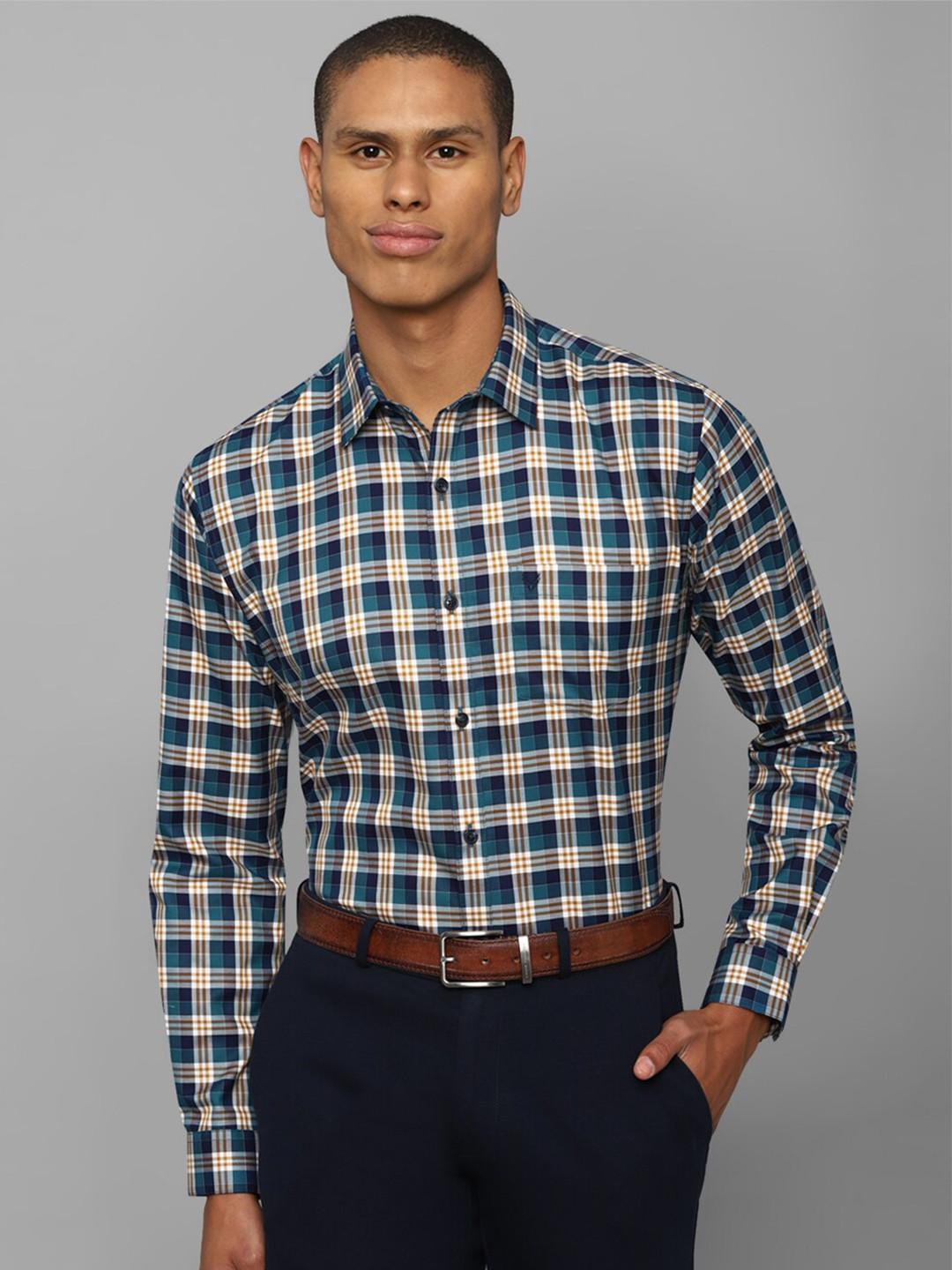 

Allen Solly Men Beige Slim Fit Checked Cotton Formal Shirt