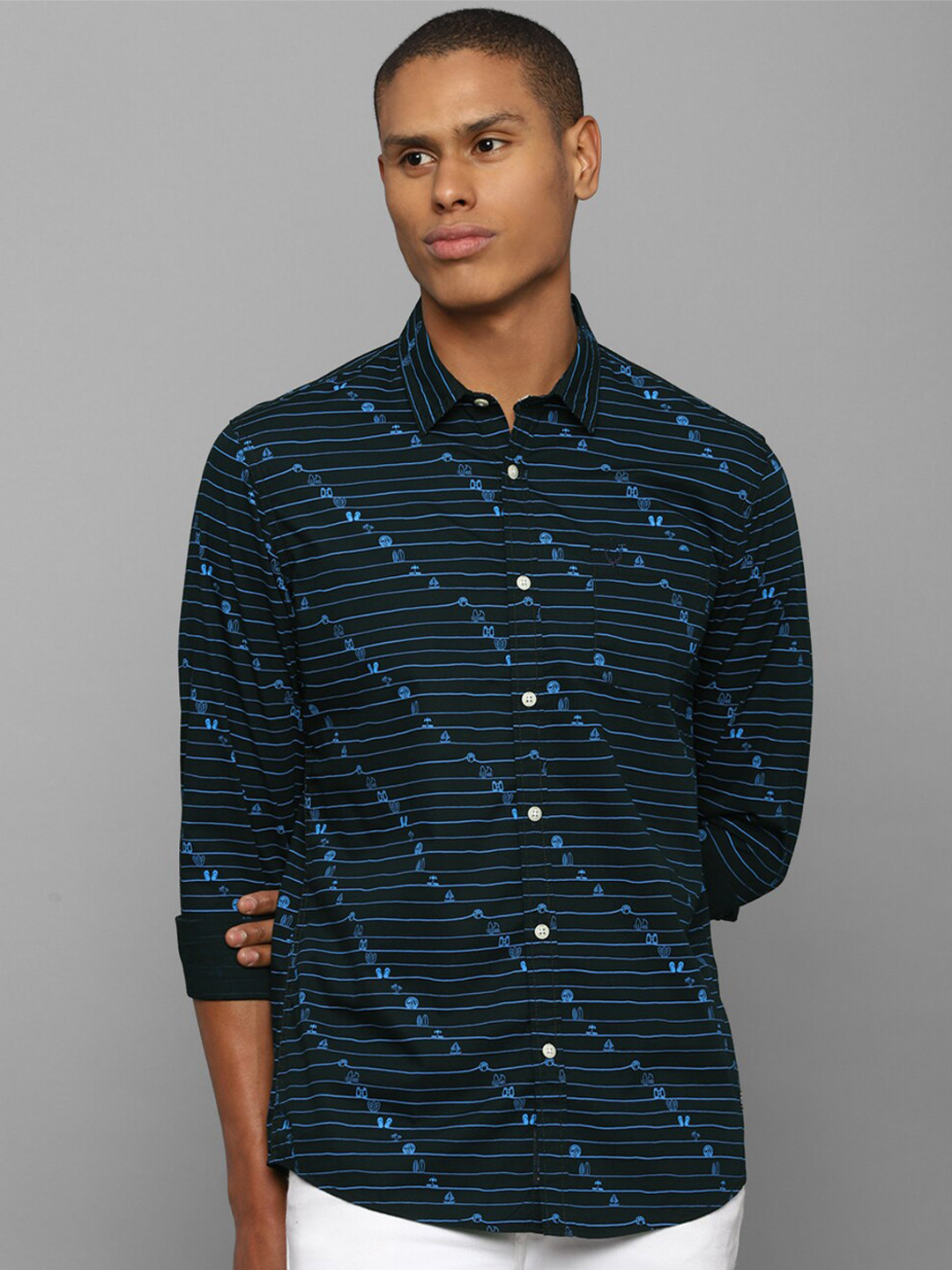 

Allen Solly Sport Men Blue Horizontal Stripes Printed Cotton Casual Shirt