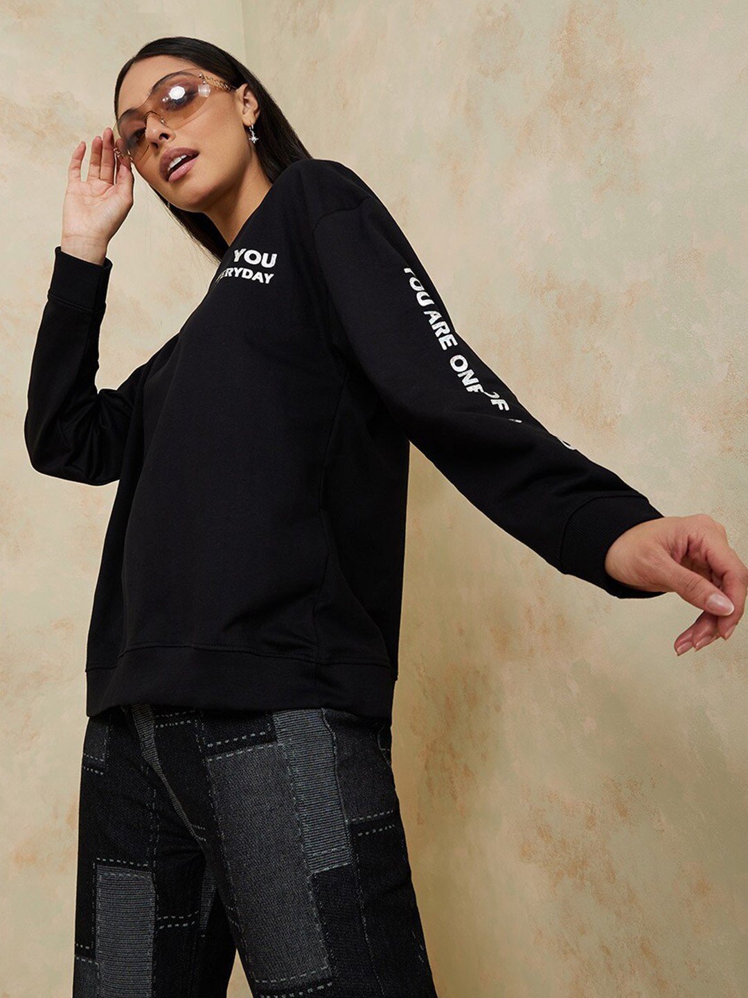 

Styli Women Black Regular Length Holographic Print Regular Fit Sweatshirt