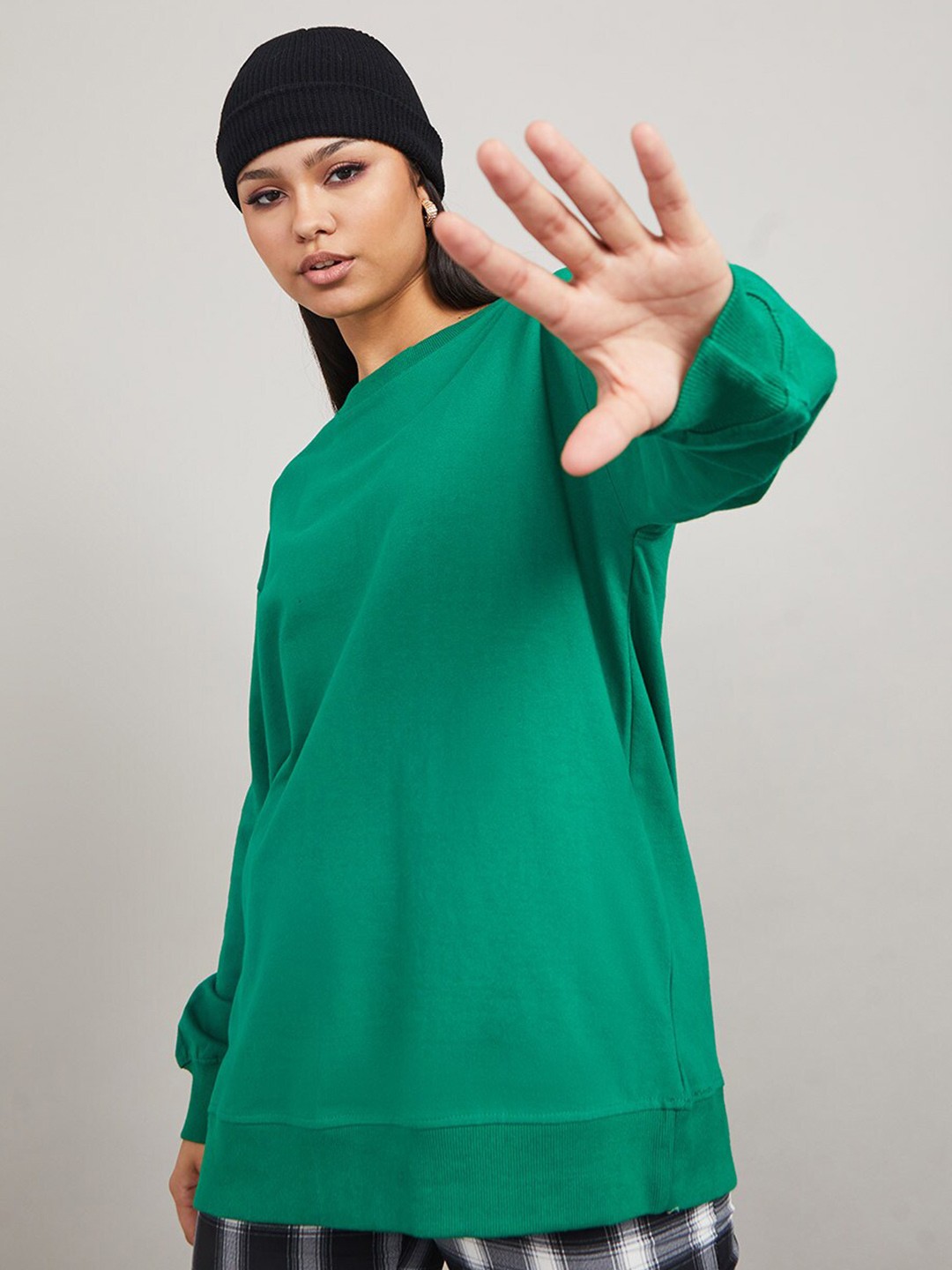 

Styli Women Green Solid Cotton Regular Fit Longline Sweatshirt