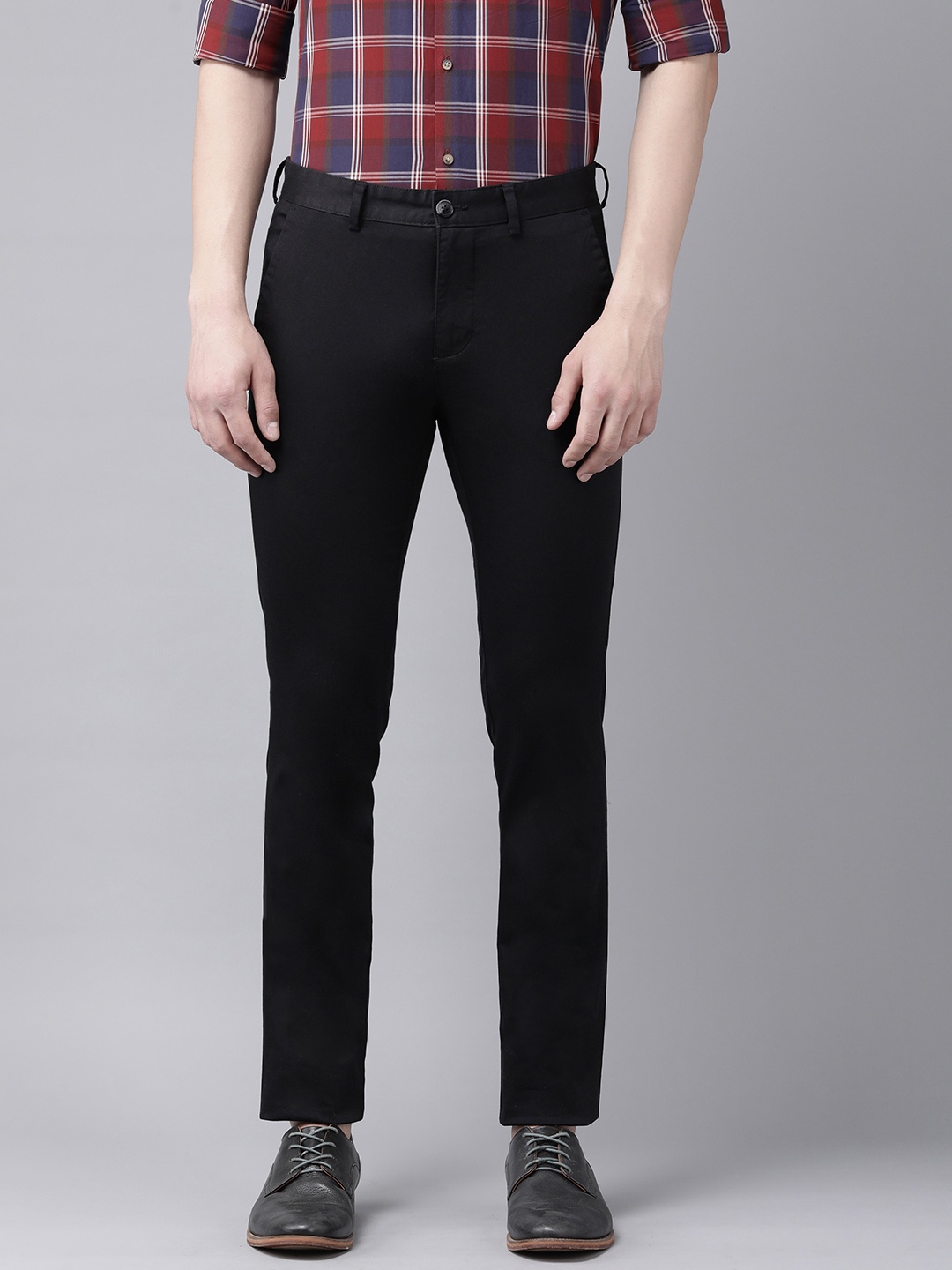 

Park Avenue Men Solid Mid-Rise Neo Fit Chinos Trousers, Black