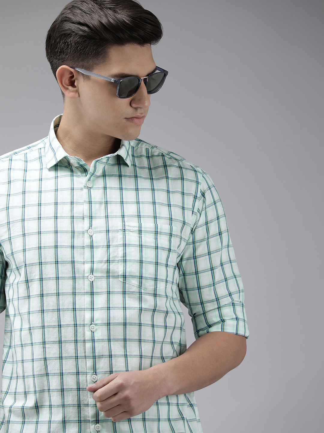 

Park Avenue Men Green Checked Slim Fit Pure Cotton Casual Shirt