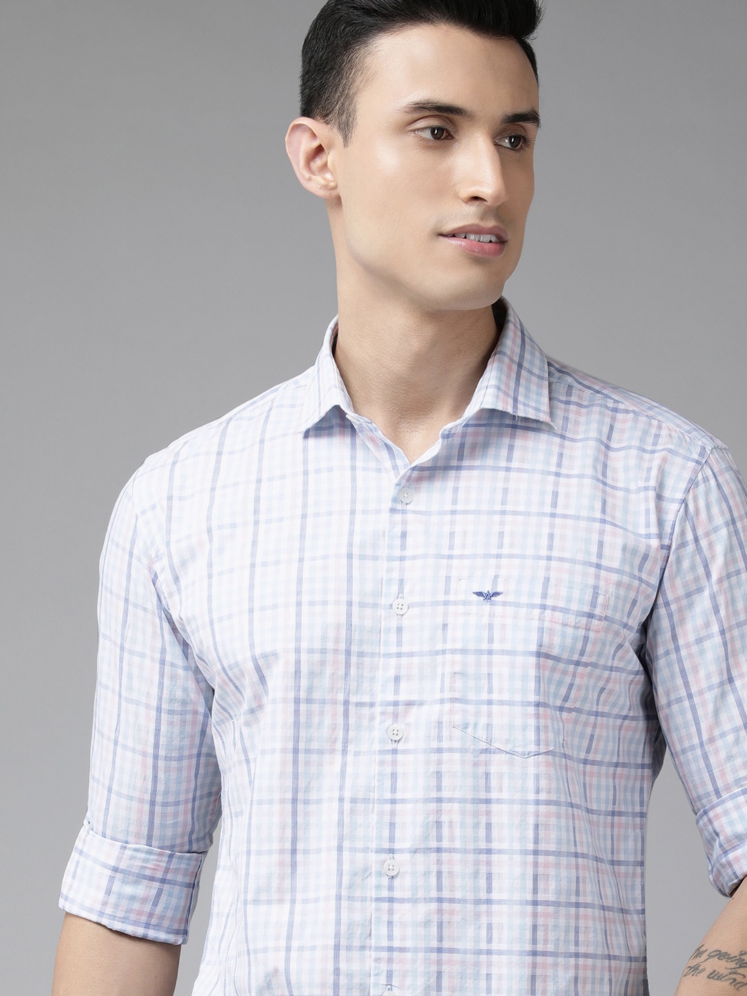 

Park Avenue Men Blue & White Slim Fit Checked Pure Cotton Casual Shirt