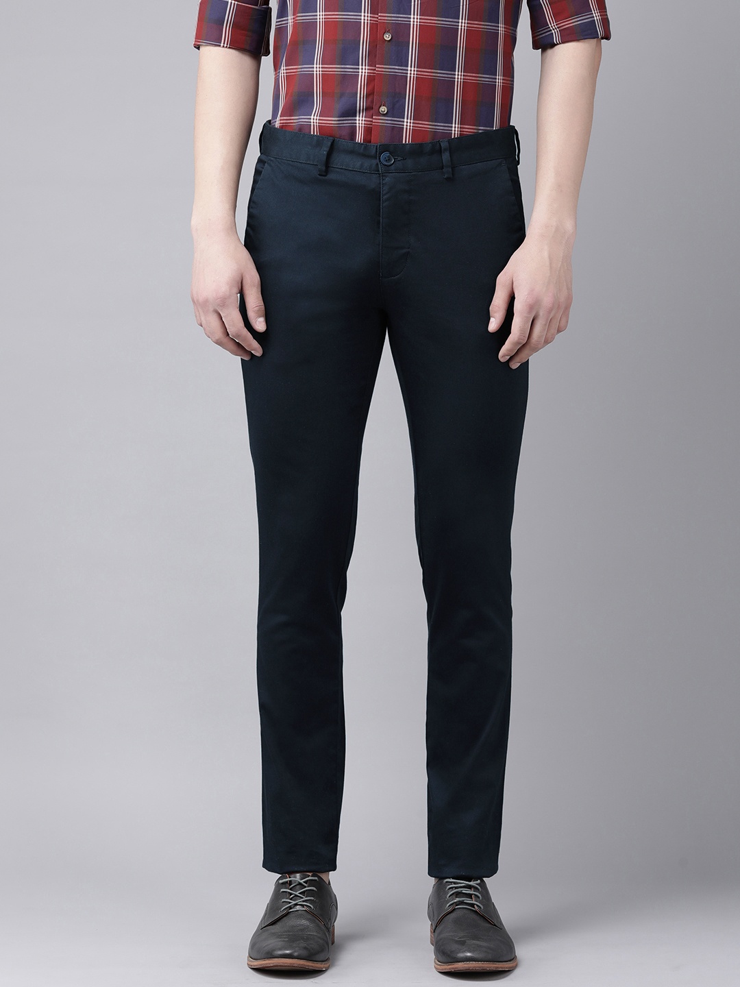 

Park Avenue Men Solid Mid-Rise Neo Fit Chinos Trousers, Navy blue