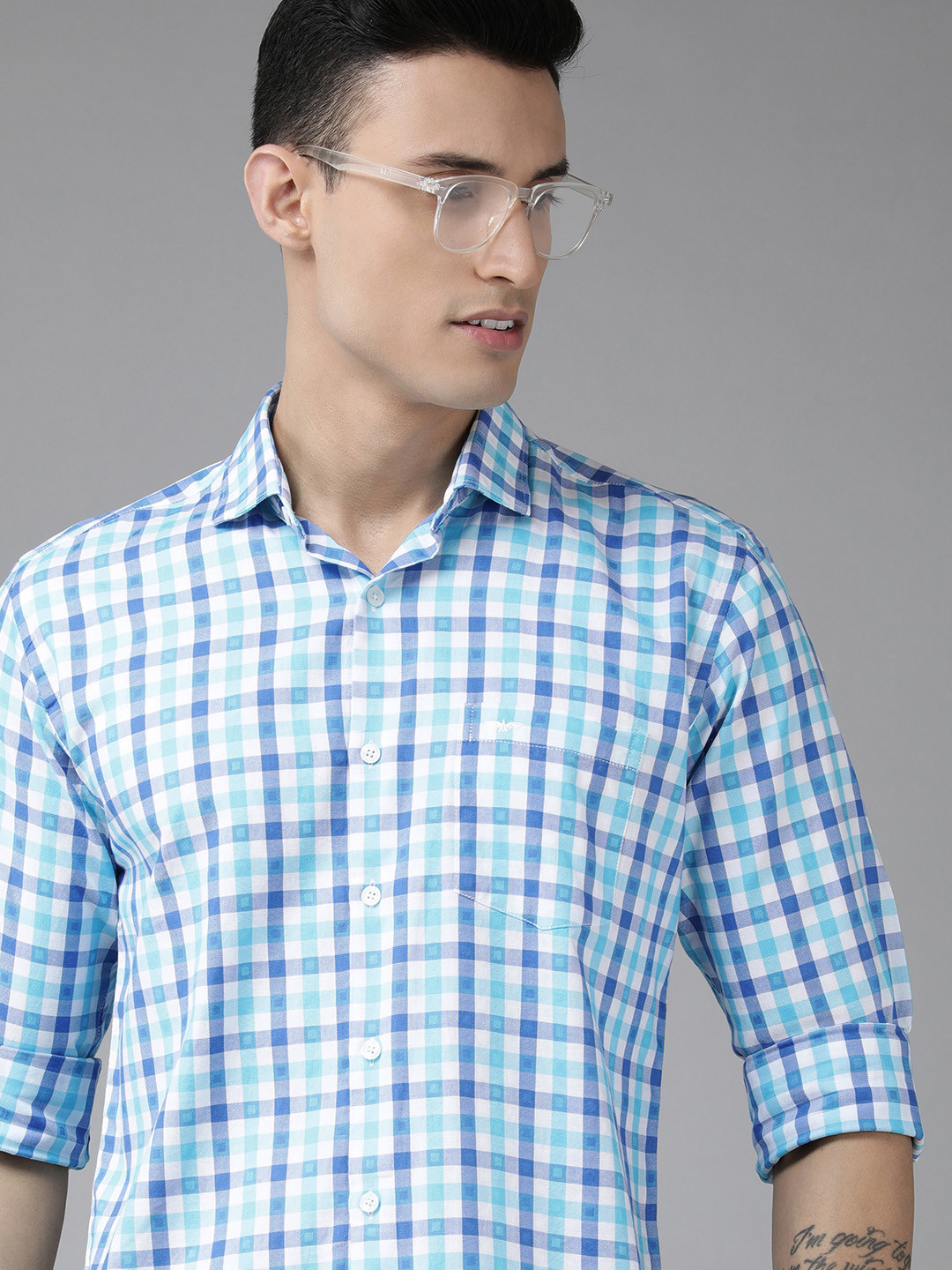 

Park Avenue Men Blue & White Slim Fit Checked Pure Cotton Casual Shirt