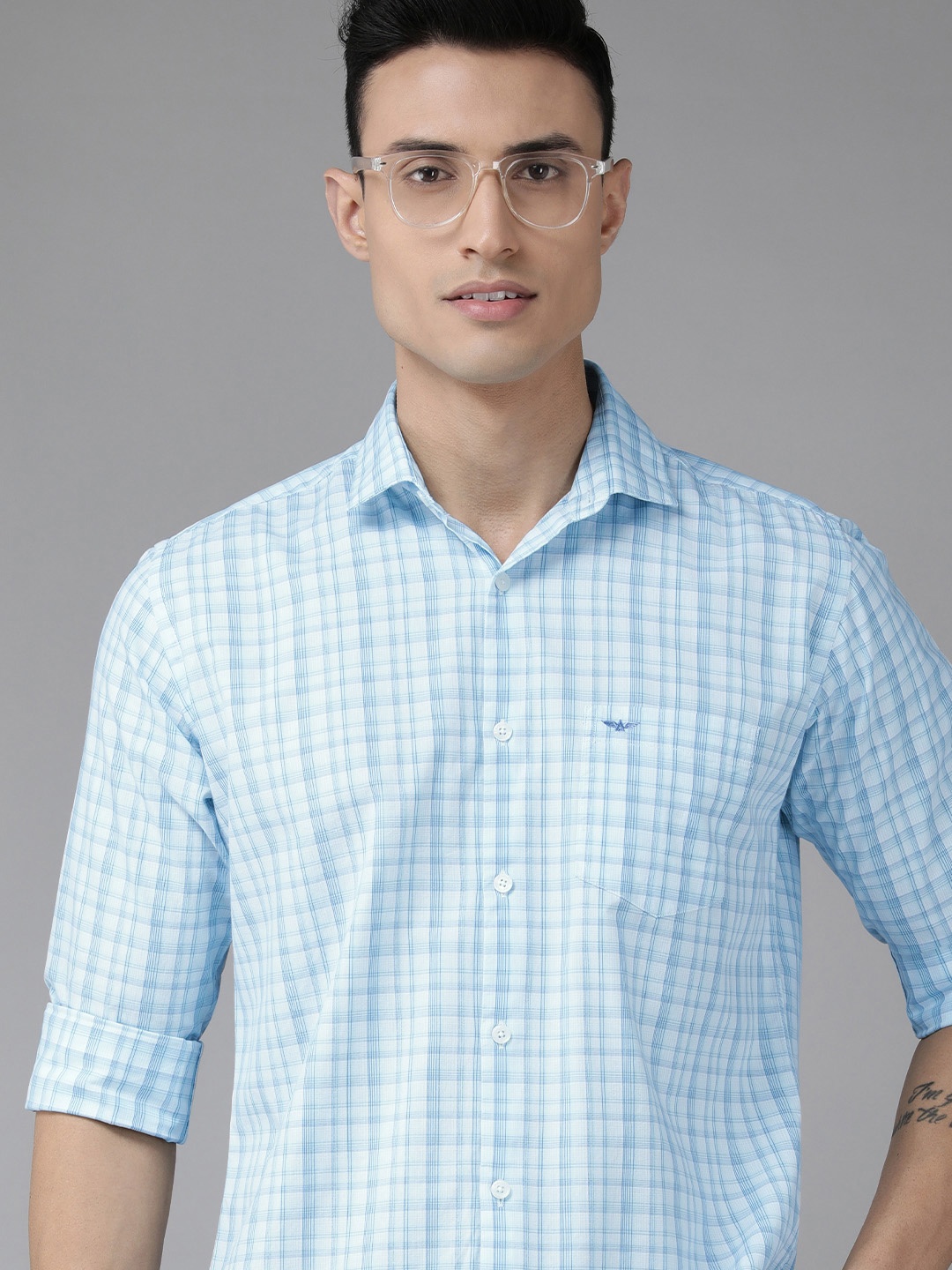 

Park Avenue Men Blue & White Slim Fit Checked Pure Cotton Casual Shirt