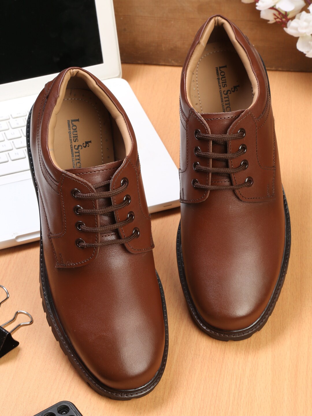 LOUIS STITCH Men Tan Leather Derbys