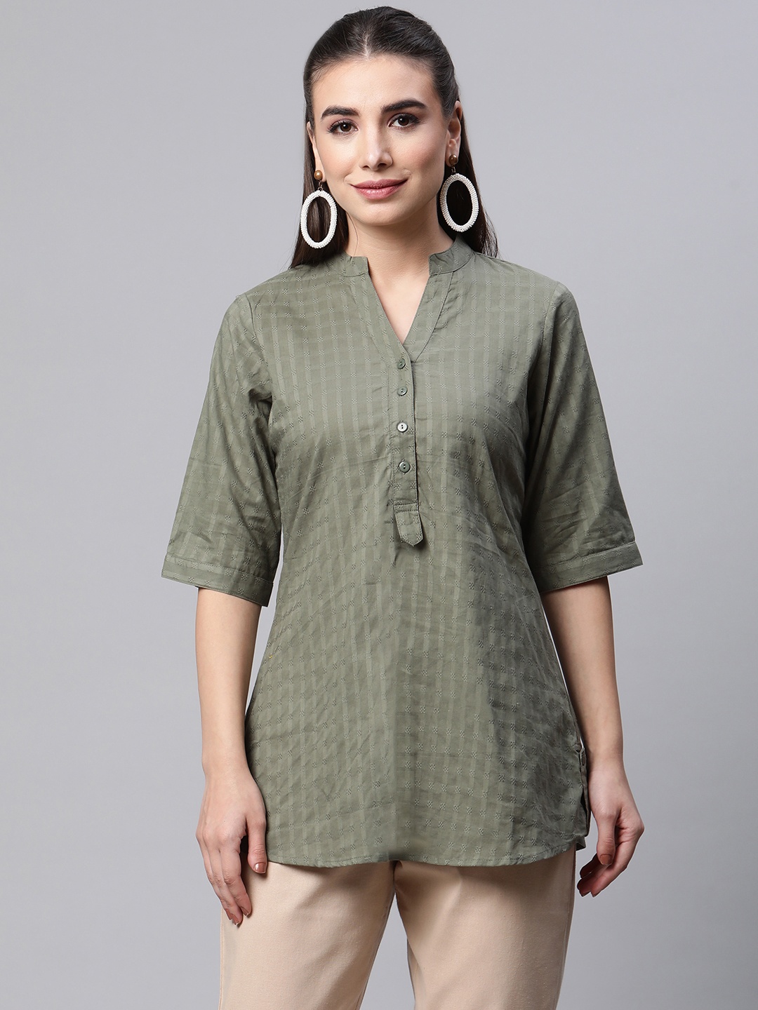 

Ayaany Green Self-Design Geometric Top