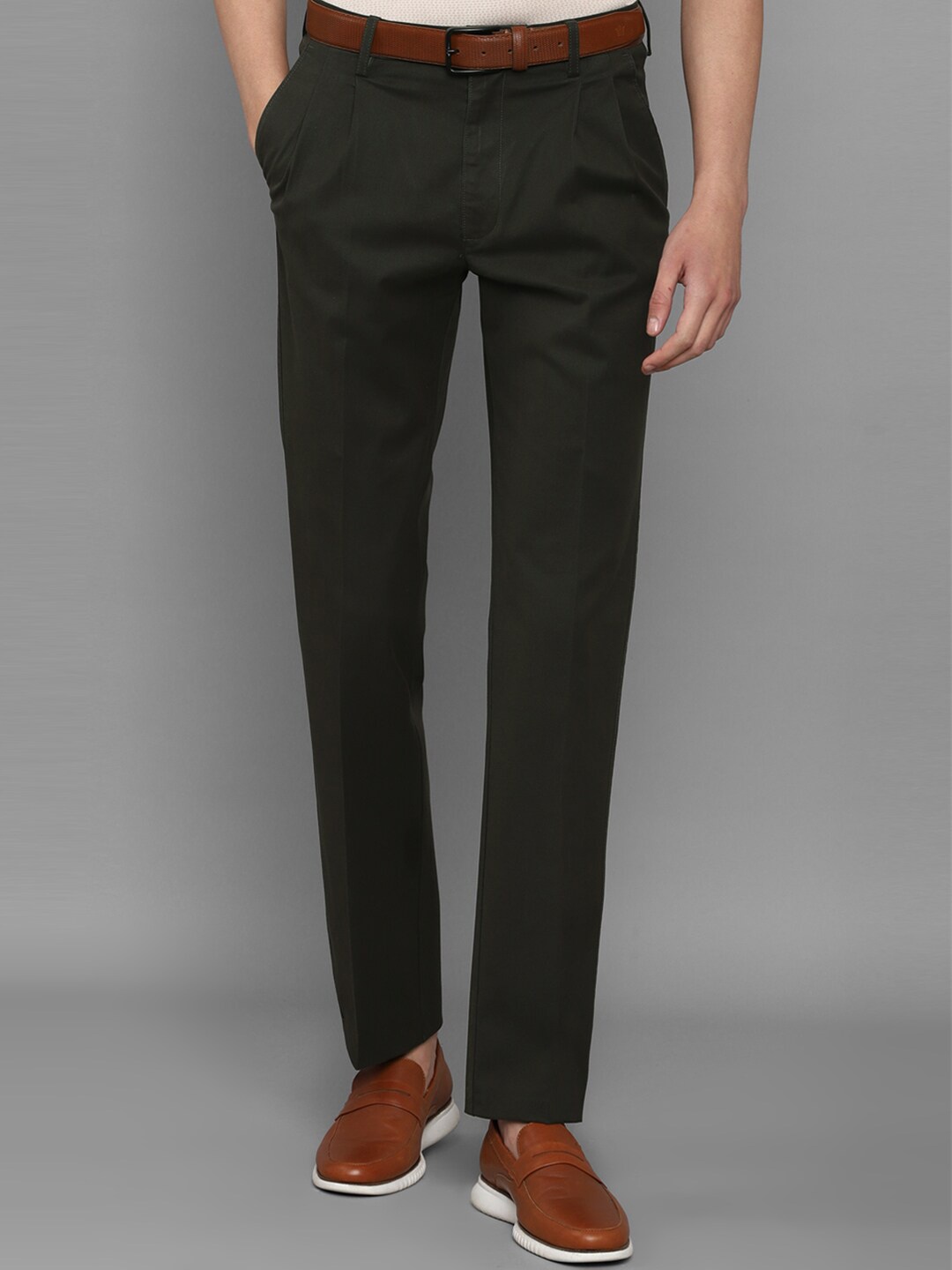 

Allen Solly Men Green Pleated Chino Trouser