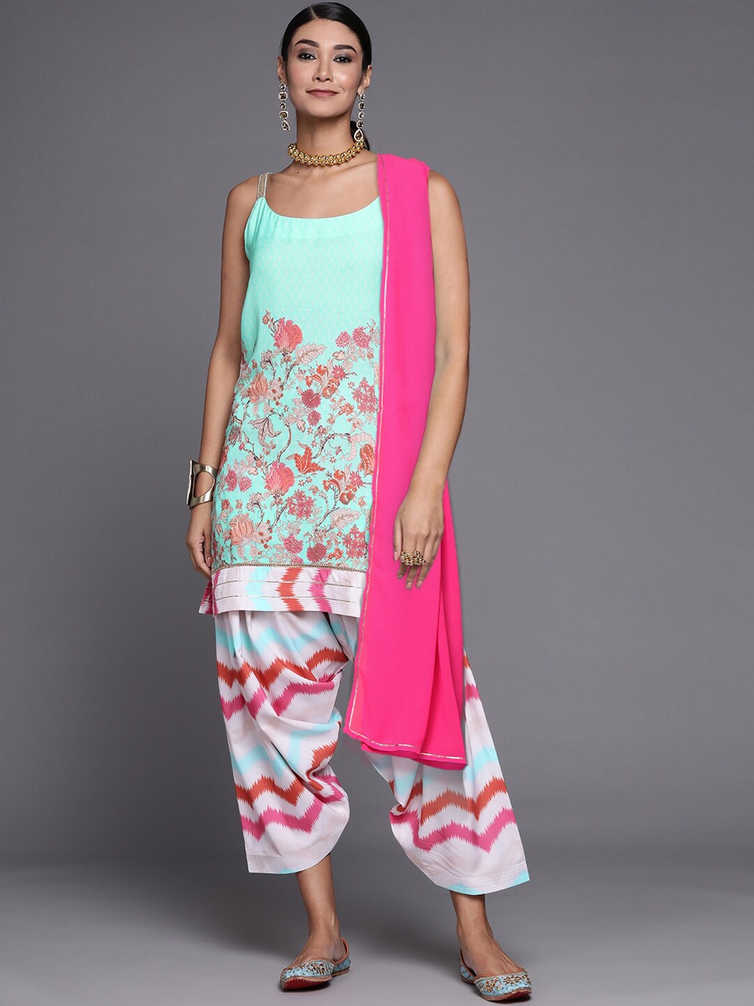 

Ahalyaa Women Blue Floral Printed Kurta with Patiala & With Dupatta