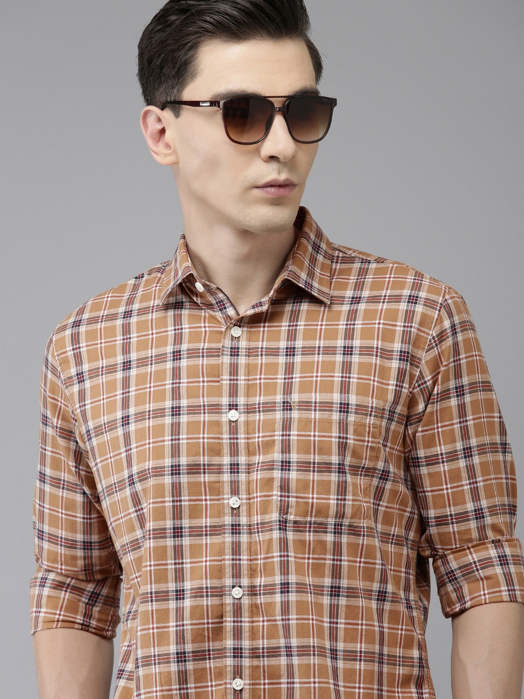 

Van Heusen Sport Men Slim Fit Checked Pure Cotton Casual Shirt, Beige