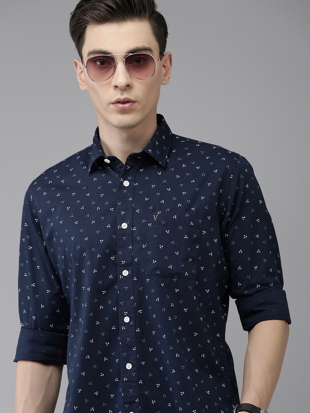 

Van Heusen Sport Men Slim Fit Printed Pure Cotton Casual Shirt, Navy blue