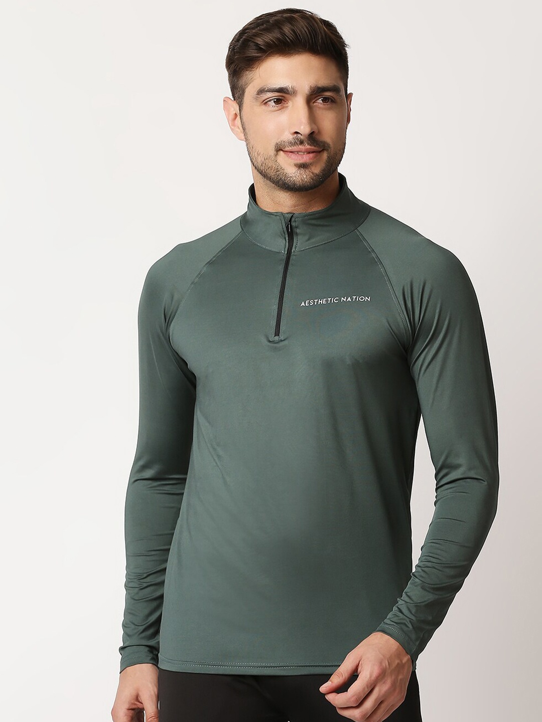 

AESTHETIC NATION Men Green Solid High Neck Dri-FIT Slim Fit T-shirt