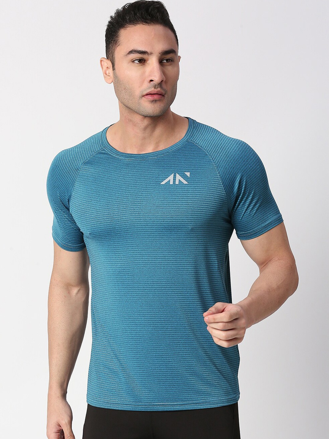 

AESTHETIC NATION Men Teal Striped Dri-FIT T-shirt