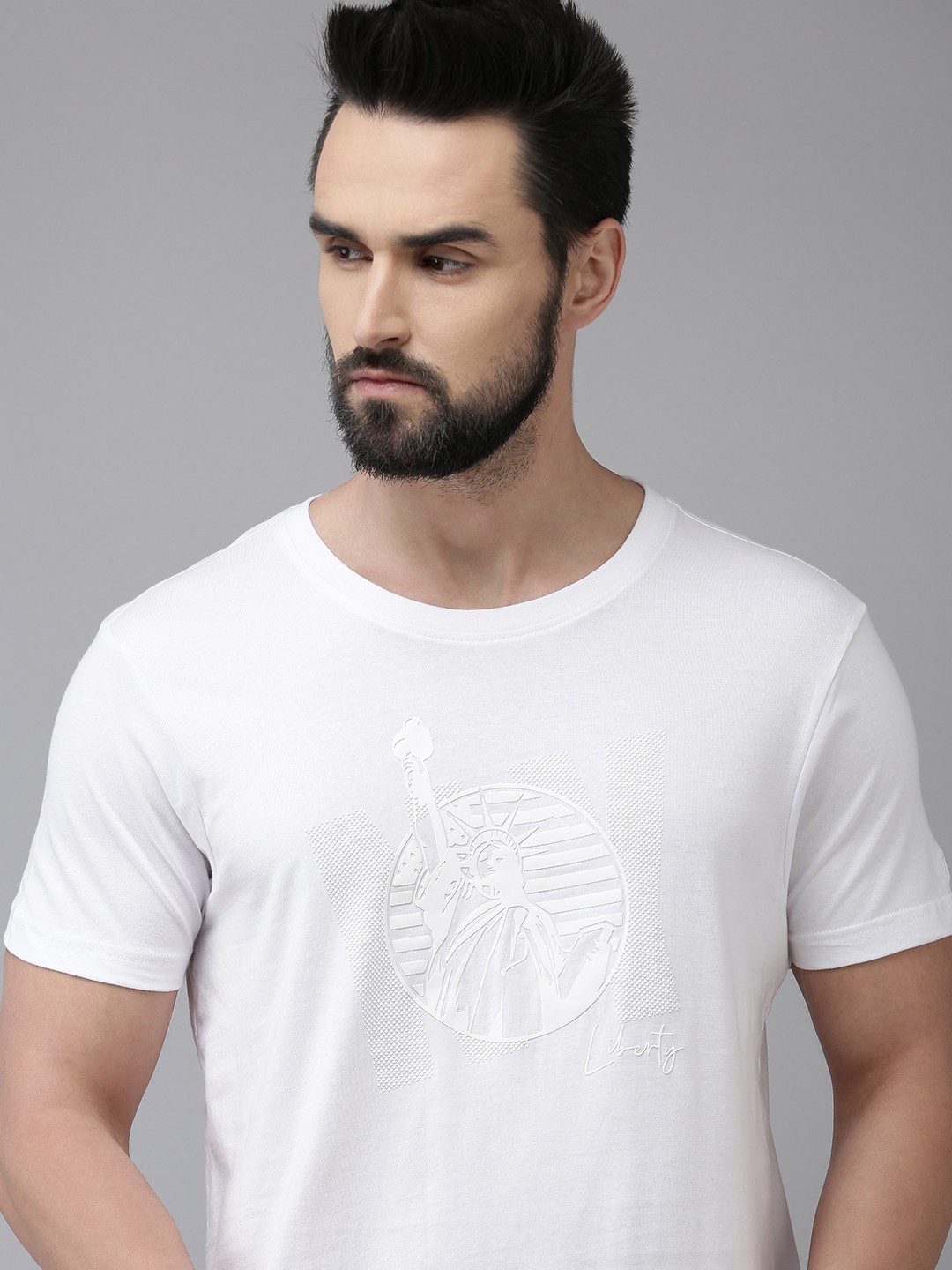 

Arrow Men White Statute Of Liberty & New York Print Round Neck Pure Cotton Knitted T-shirt