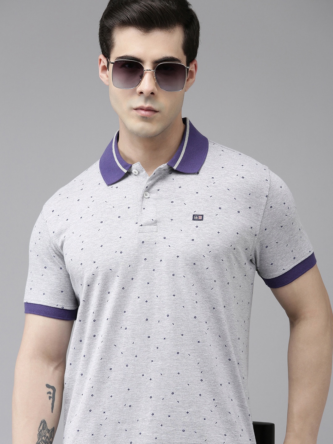 

Arrow Printed Polo Collar T-shirt, Grey