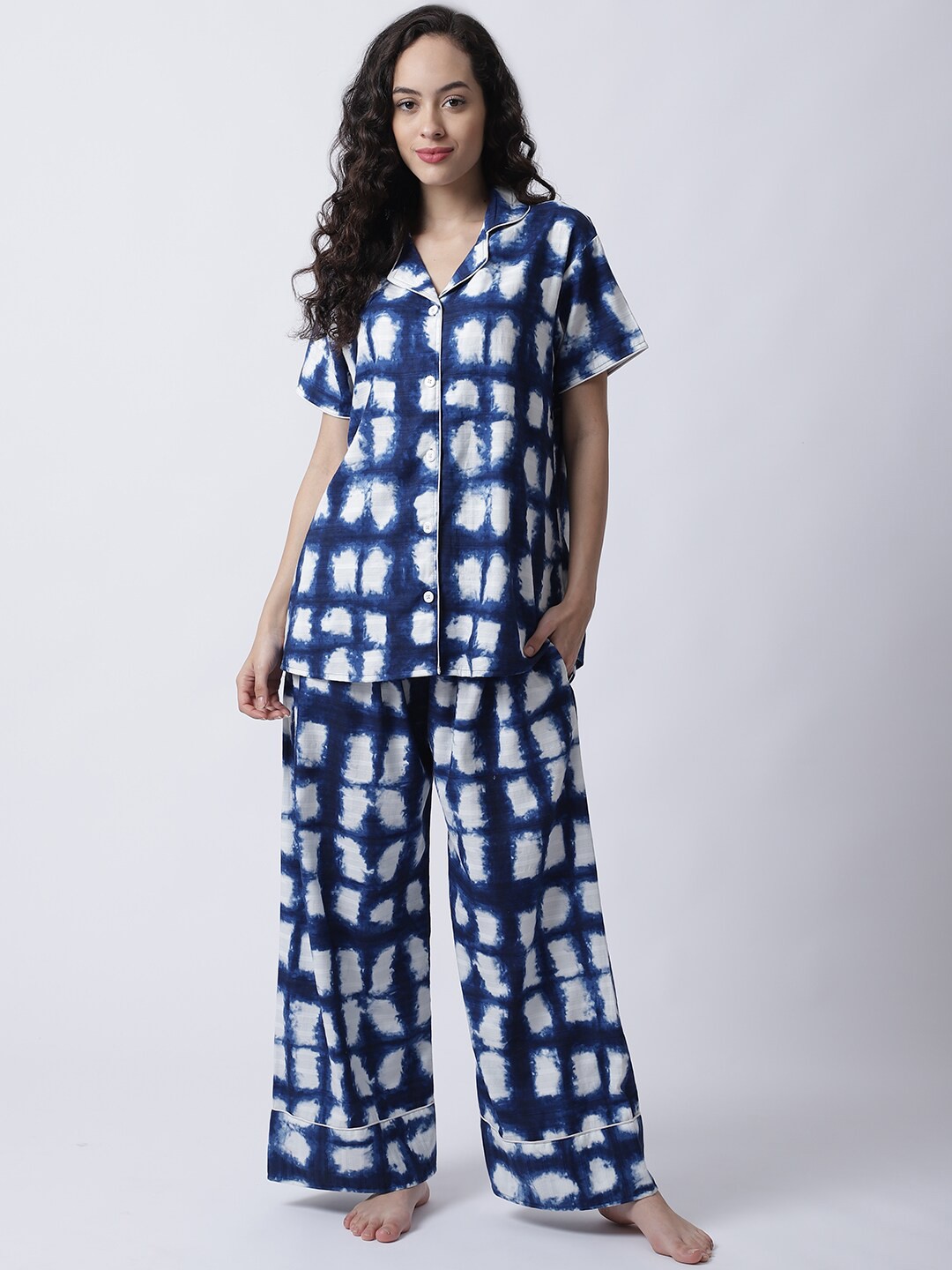 

Secret Wish Women Blue & White Cotton Printed Night suit NS-LS-001