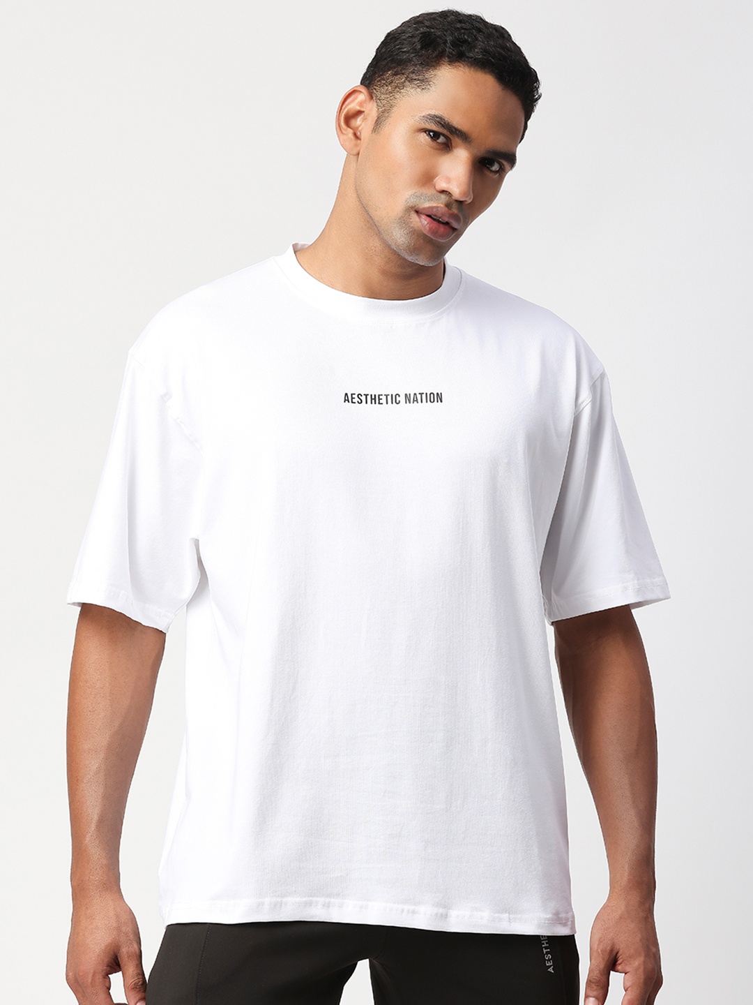 

AESTHETIC NATION Men White Cotton Typography Printed Anti Odour Oversized T-shirt