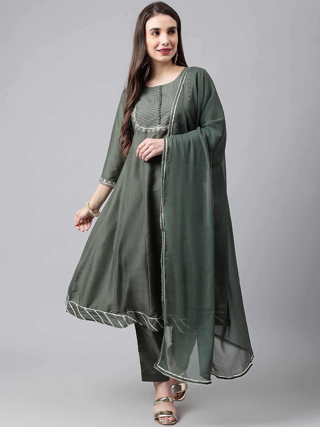 

SIAH Women Green Floral Embroidered Silk Crepe Kurta with Trousers & With Dupatta