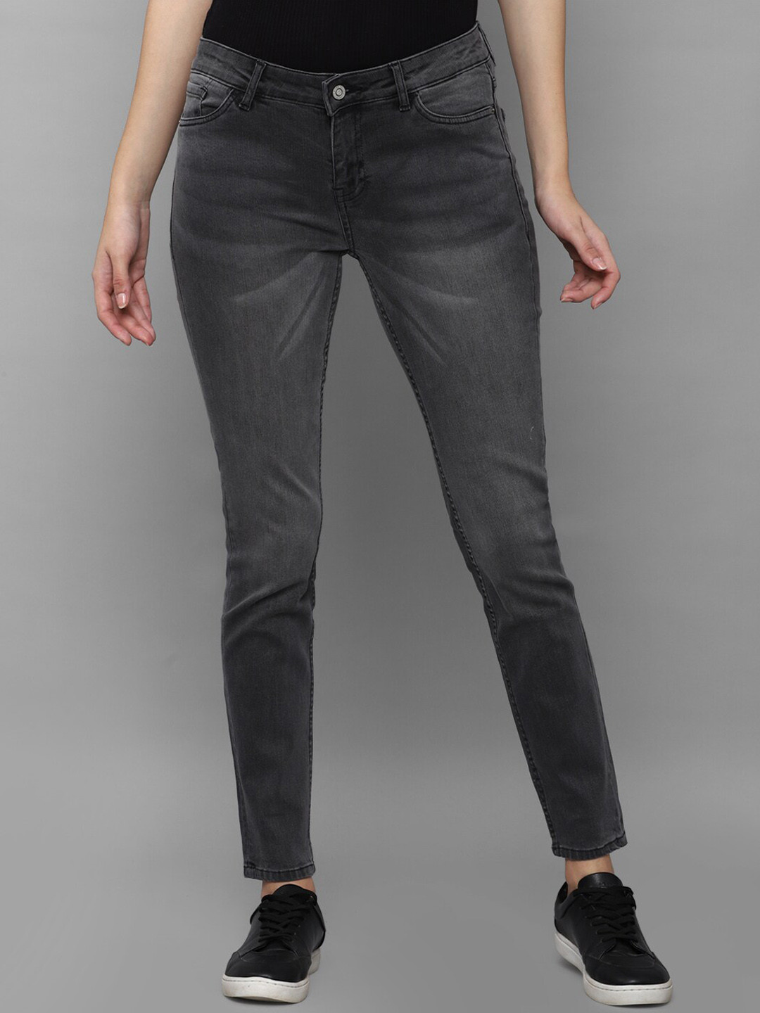 

Allen Solly Woman Black Slim Fit Heavy Fade Jeans