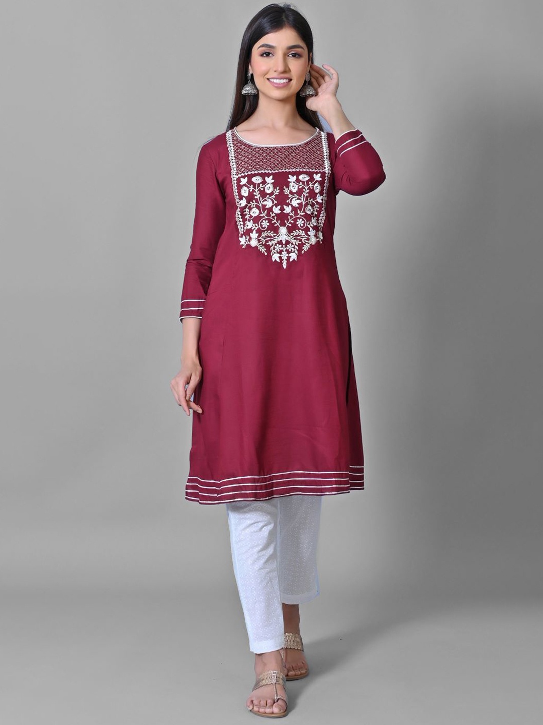 

PRAKRTEE Women Maroon Geometric Embroidered Thread Work Kurta