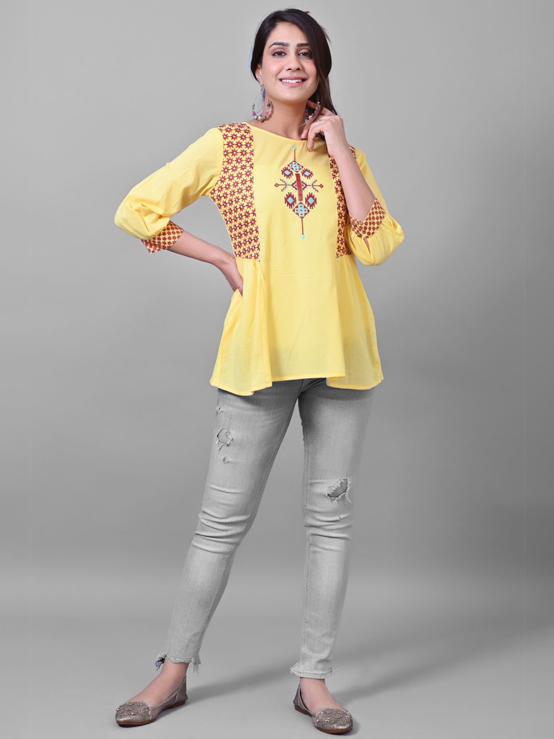 

PRAKRTEE Women Yellow Embroidered Round Neck Pure Cotton Top