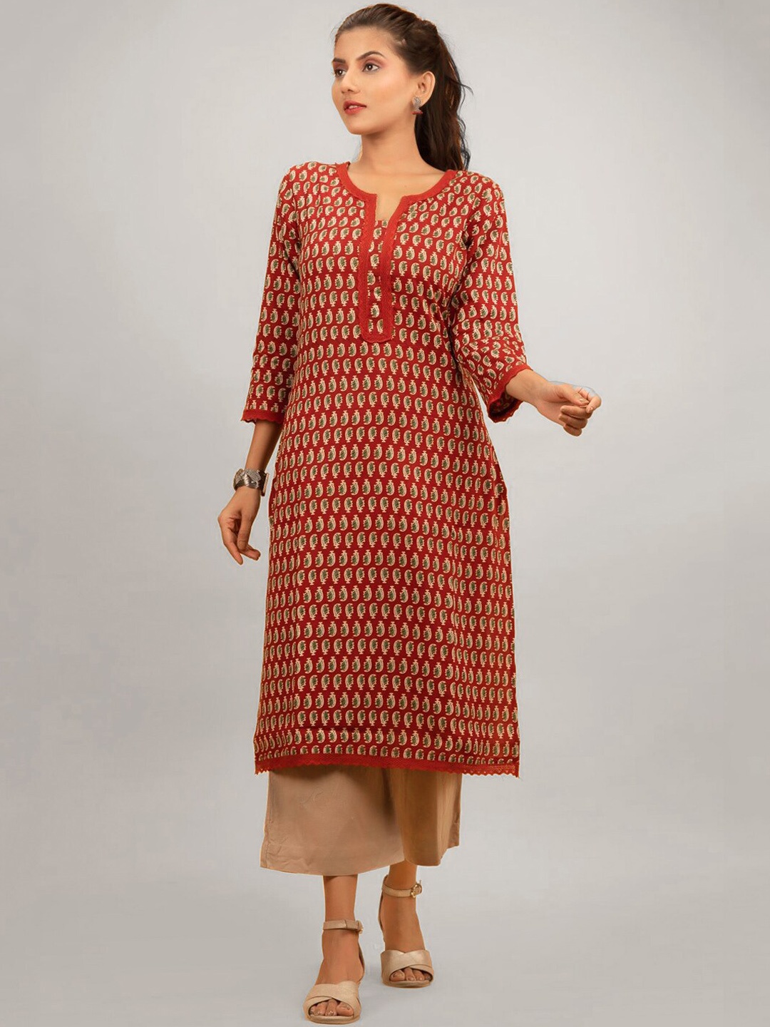 

PRAKRTEE Women Maroon & Beige Ethnic Motifs Printed Keyhole Neck Kurta