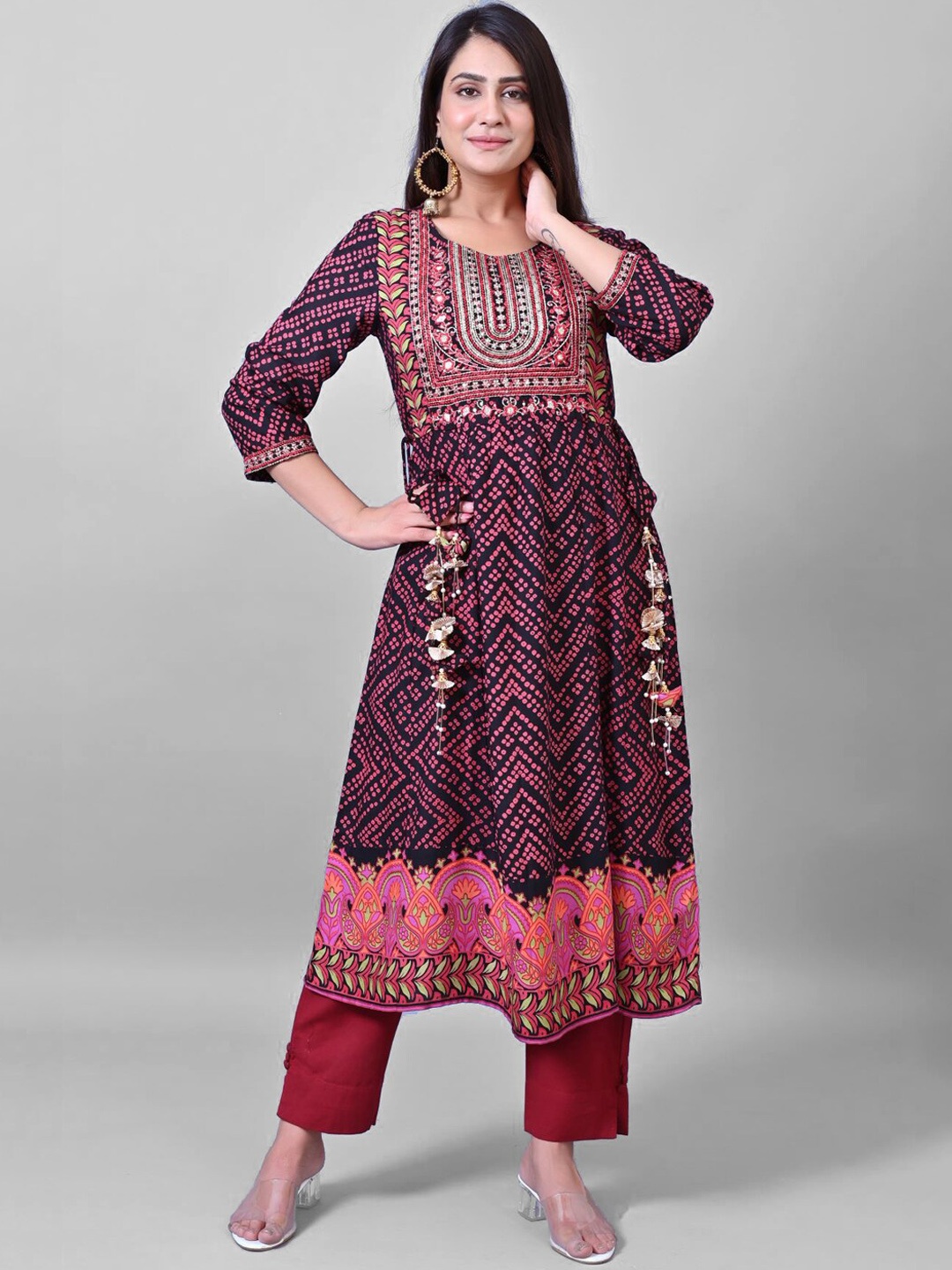 

PRAKRTEE Women Magenta & Gold-Toned Bandhani Printed Anarkali Kurta