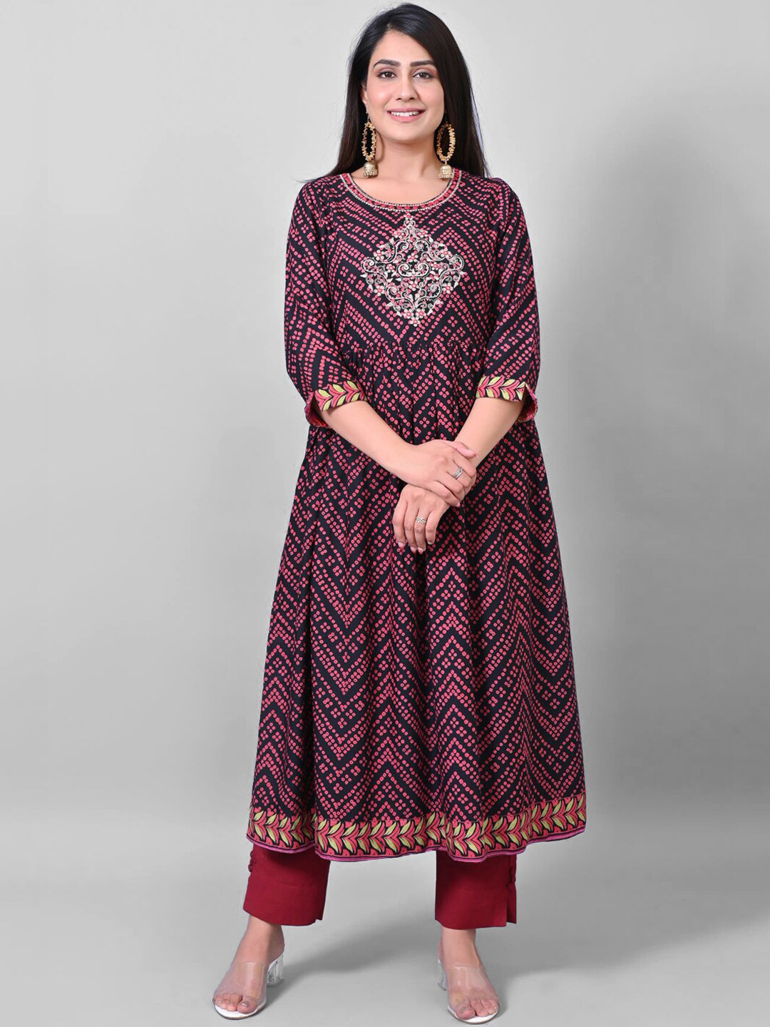 

PRAKRTEE Women Black & Pink Bandhani Printed Mirror Work Kurta