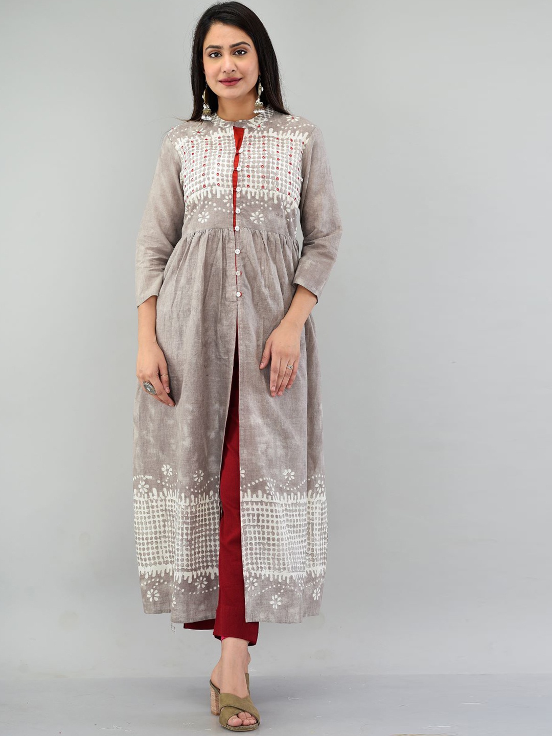 

PRAKRTEE Women Grey Melange & Red Front Slit Anarkali Kurta