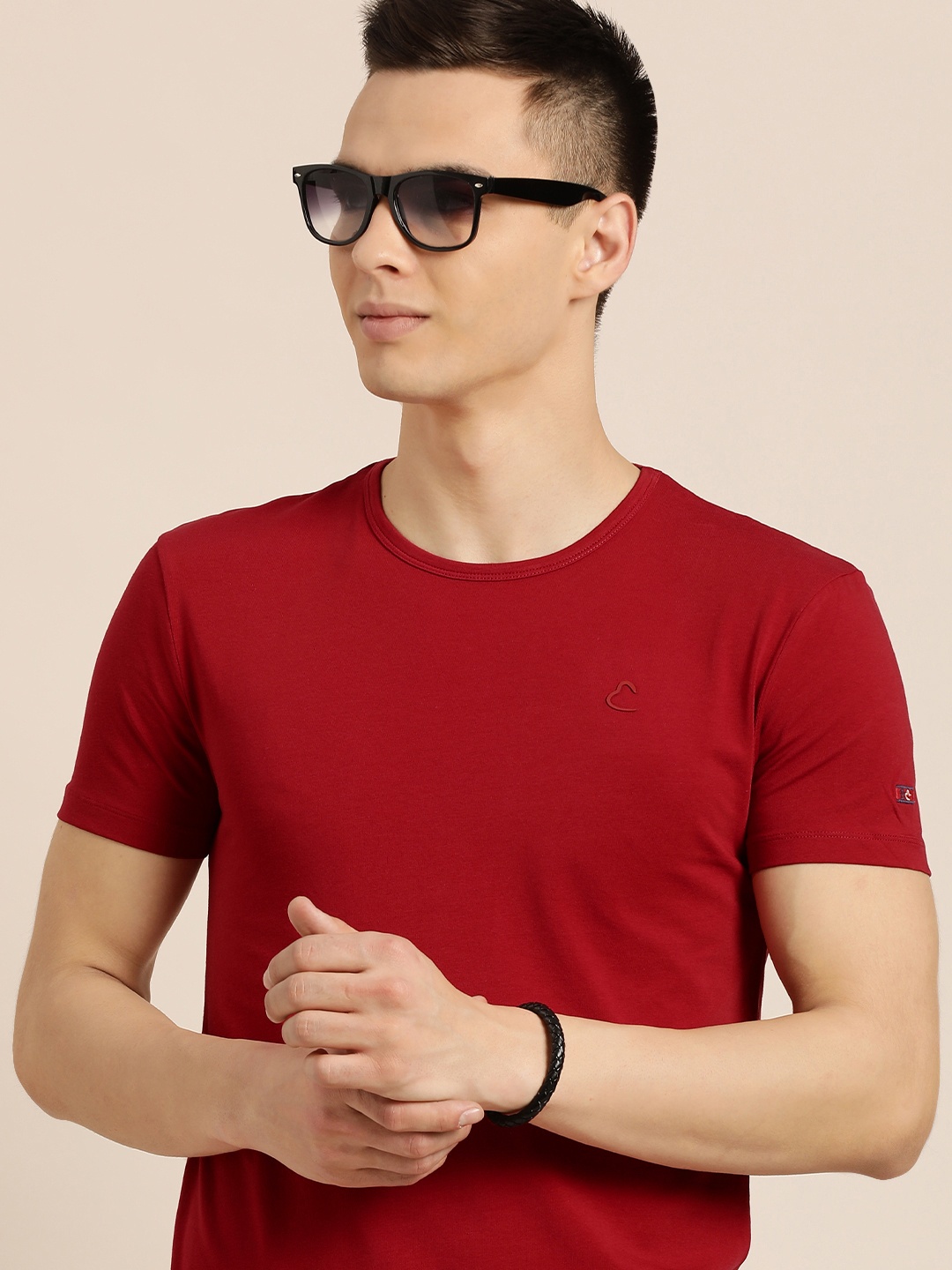 

Being Human Men Red Solid Round Neck Slim Fit T-shirt