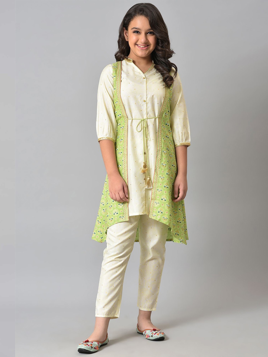 

AURELIA Girls Green & Cream-Coloured Printed Kurta & Trousers