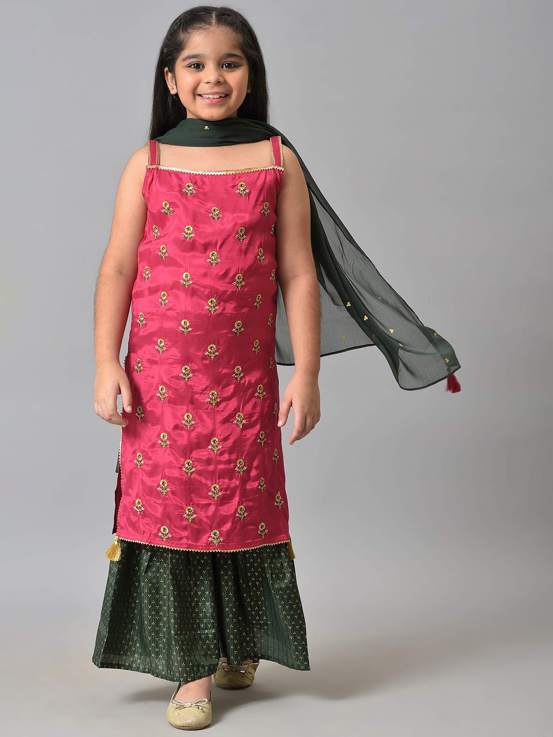 

AURELIA Girls Pink Ethnic Motifs Embroidered Beads and Stones Kurta Set