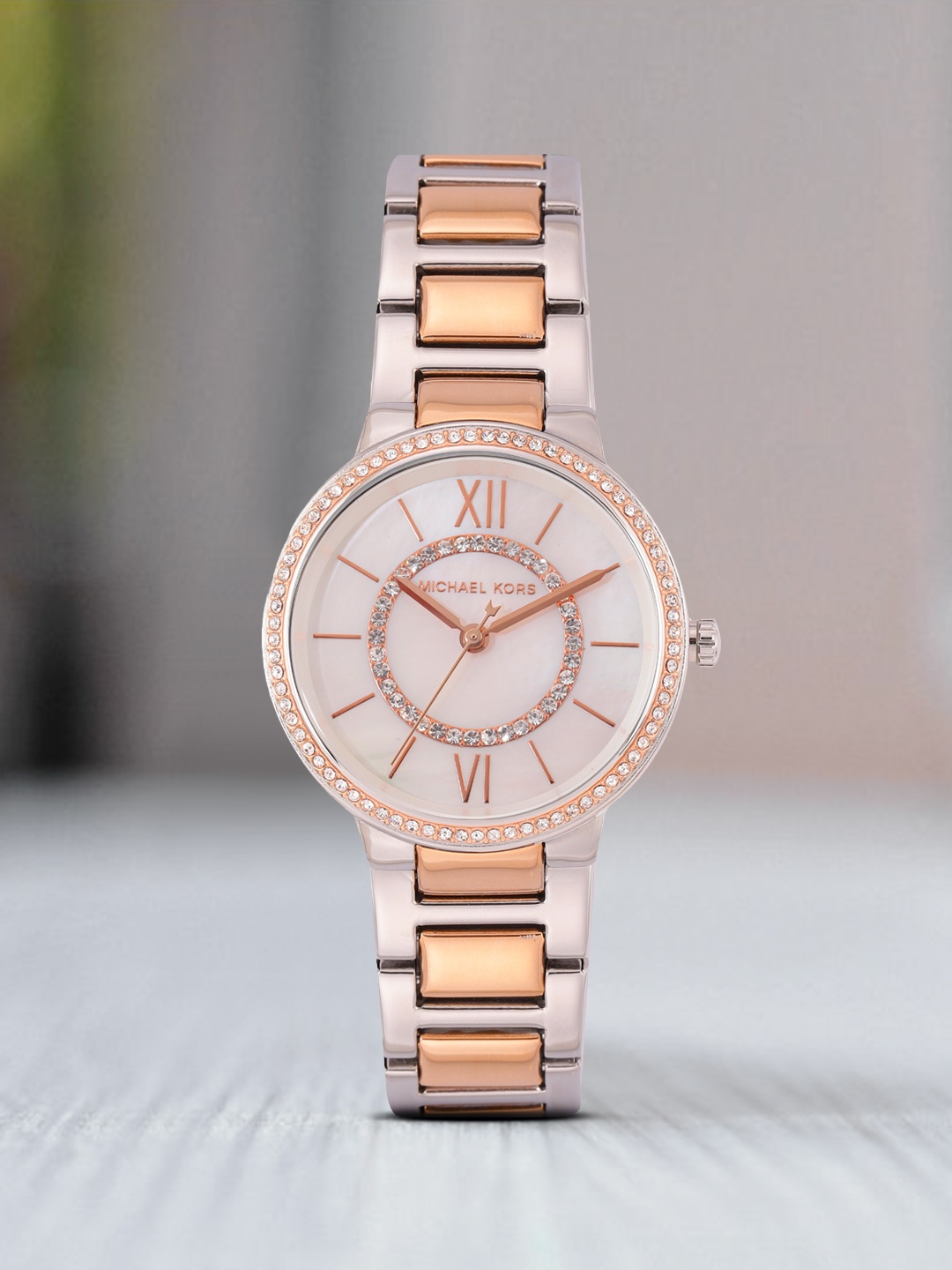 

Michael Kors Women White Outlet Gabbi Mother Of Pearl Embellished Analogue Watch MK4397