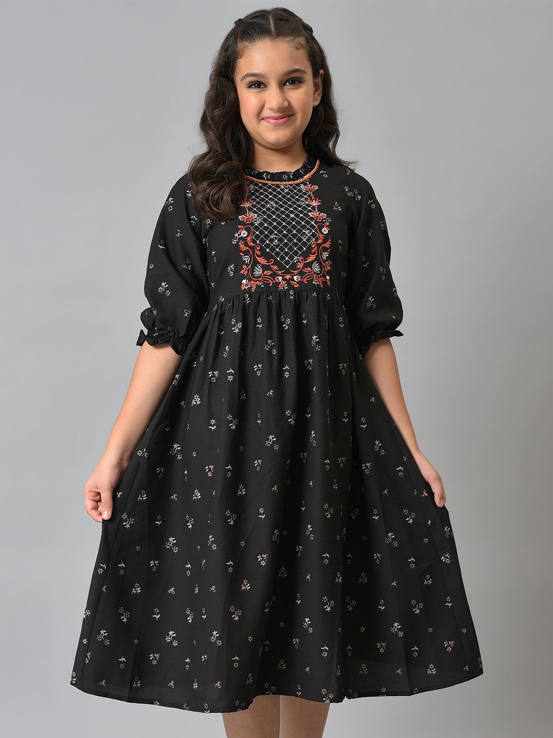 

AURELIA Girls aw-22 Black & Red Ethnic Motifs Satin Empire Dress
