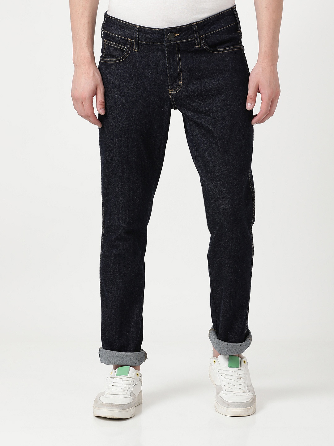 

Wrangler Men Blue Solid Skanders Slim Fit Low-Rise Stretchable Jeans