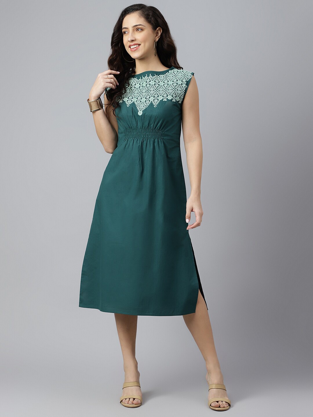 

SIAH Green Ethnic Motifs Embroidered A-Line Midi Dress