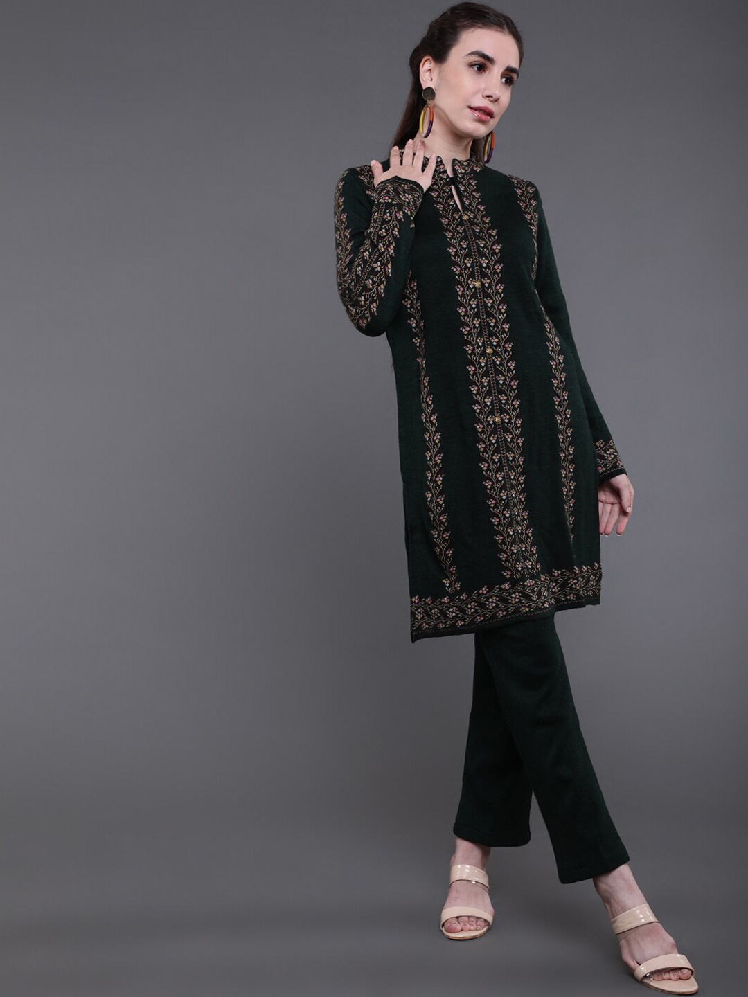 

saubhagya Women Green Floral Printed Kurta with Trousers